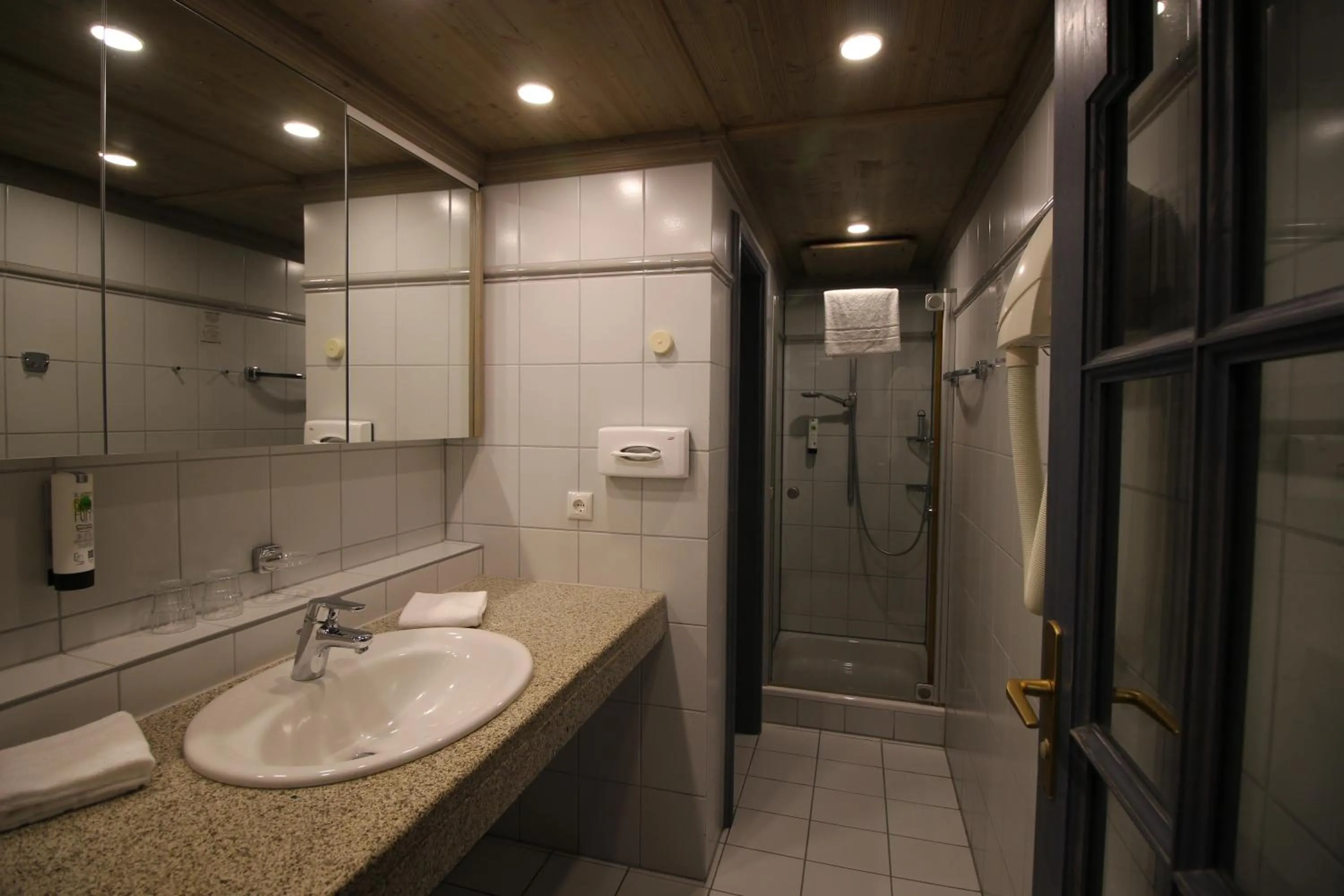 Bathroom in Hotel Promenade