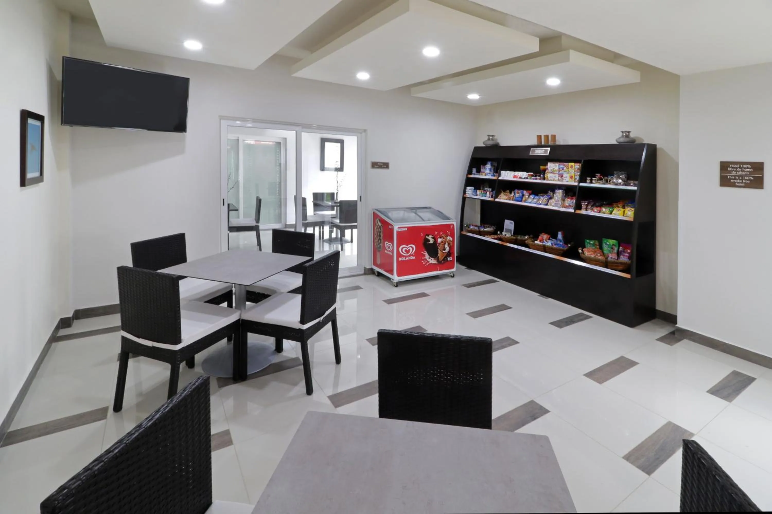 Breakfast in Candlewood Suites - Celaya by IHG