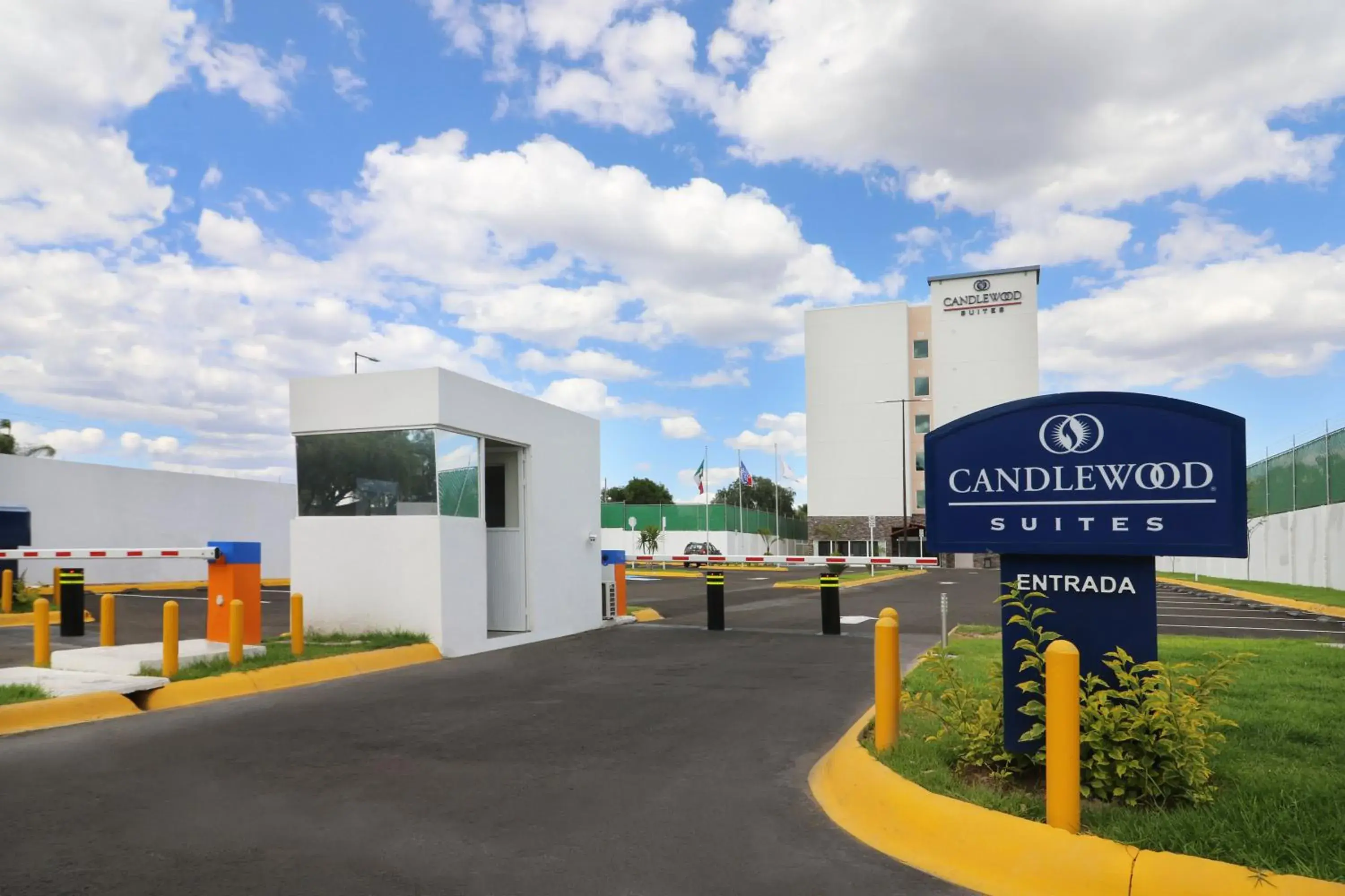 Property building in Candlewood Suites - Celaya by IHG Property building in Candlewood Suites - Celaya by IHG