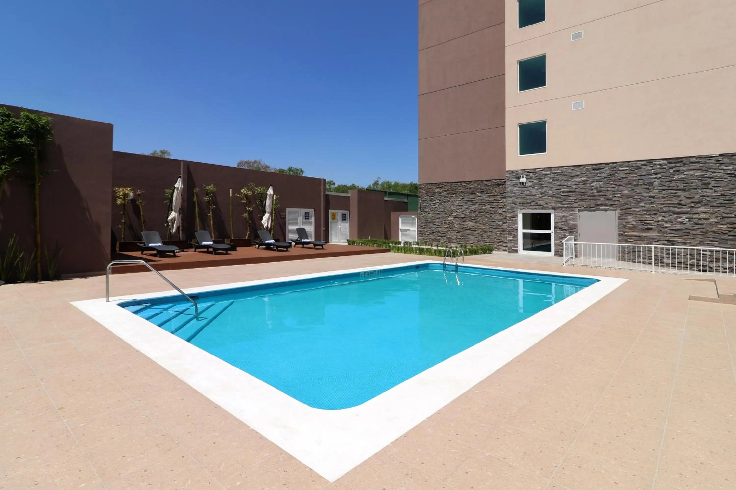 Swimming pool in Candlewood Suites - Celaya by IHG