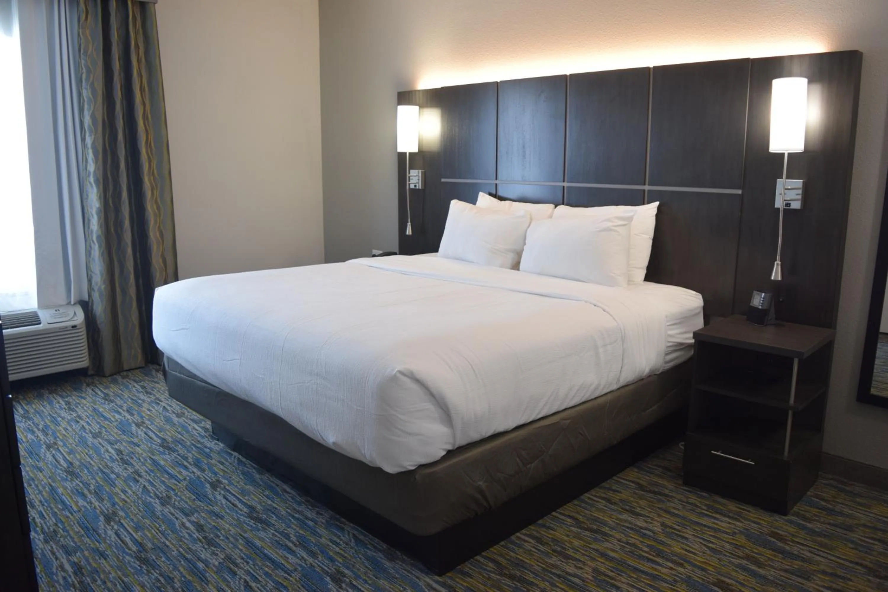Photo of the whole room, Bed in Candlewood Suites - Nashville Metro Center by IHG
