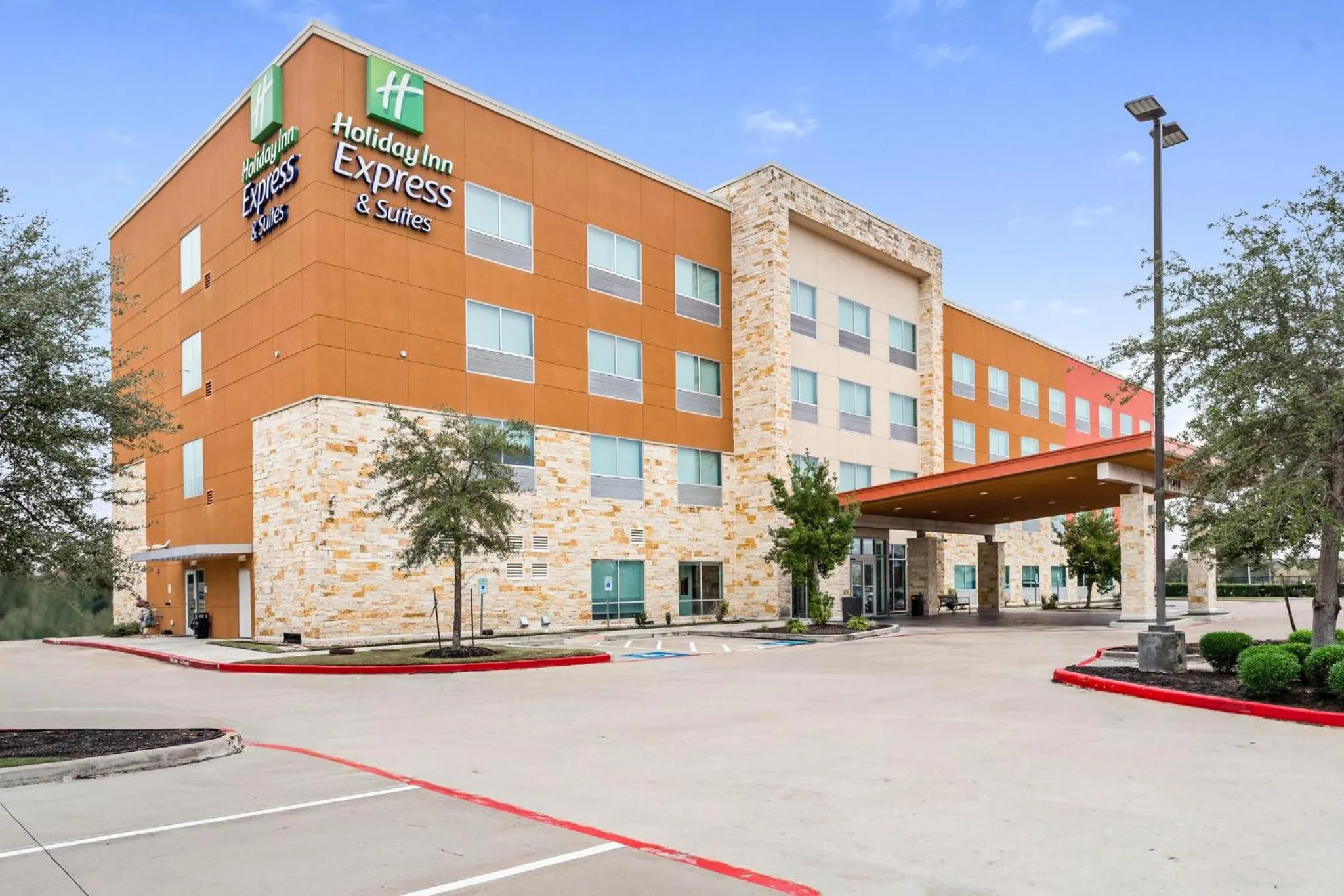 Property building in Holiday Inn Express & Suites - Houston NW - Cypress Grand Pky by IHG