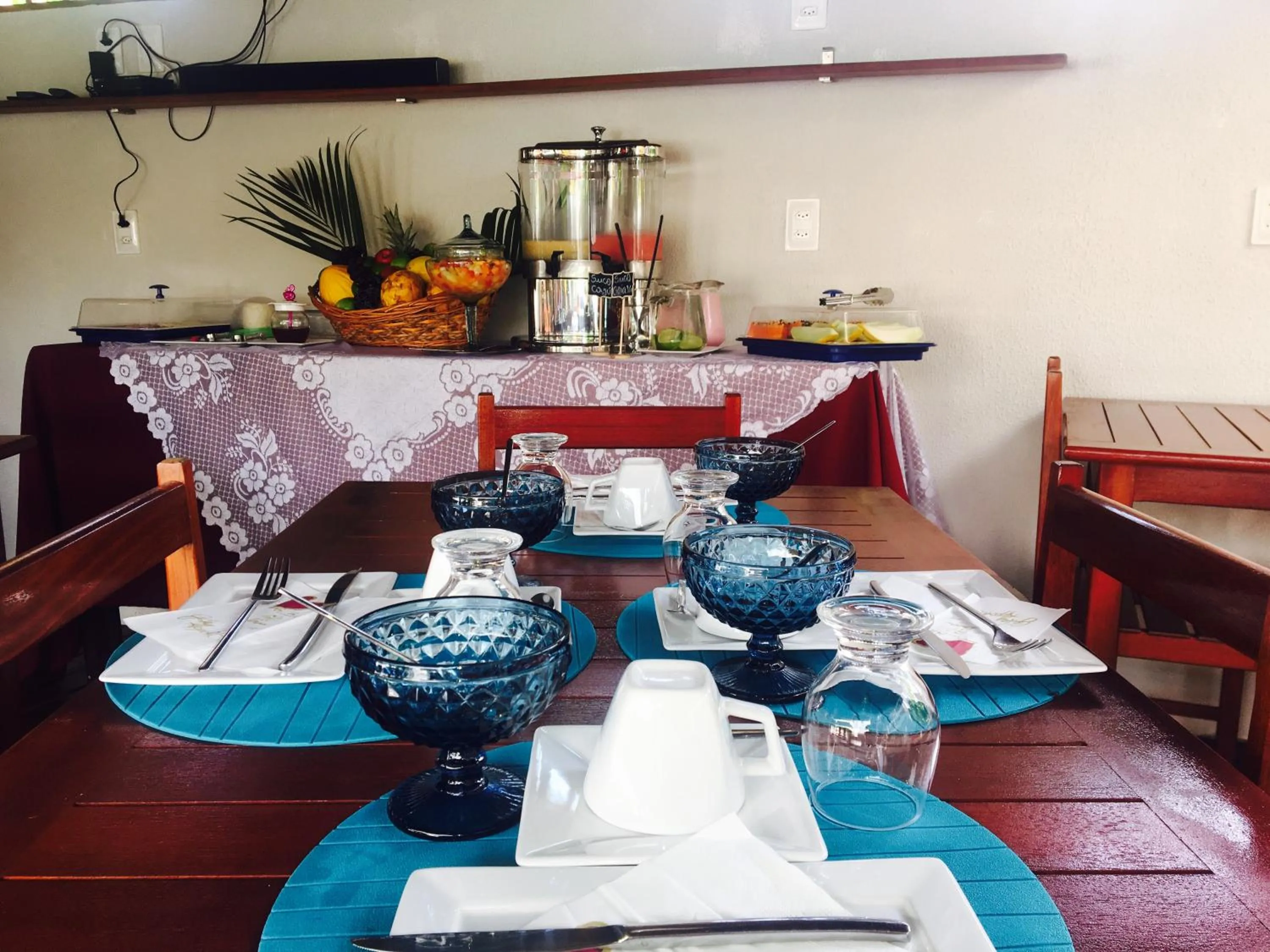 Buffet breakfast in Pousada Waikiki Boutique