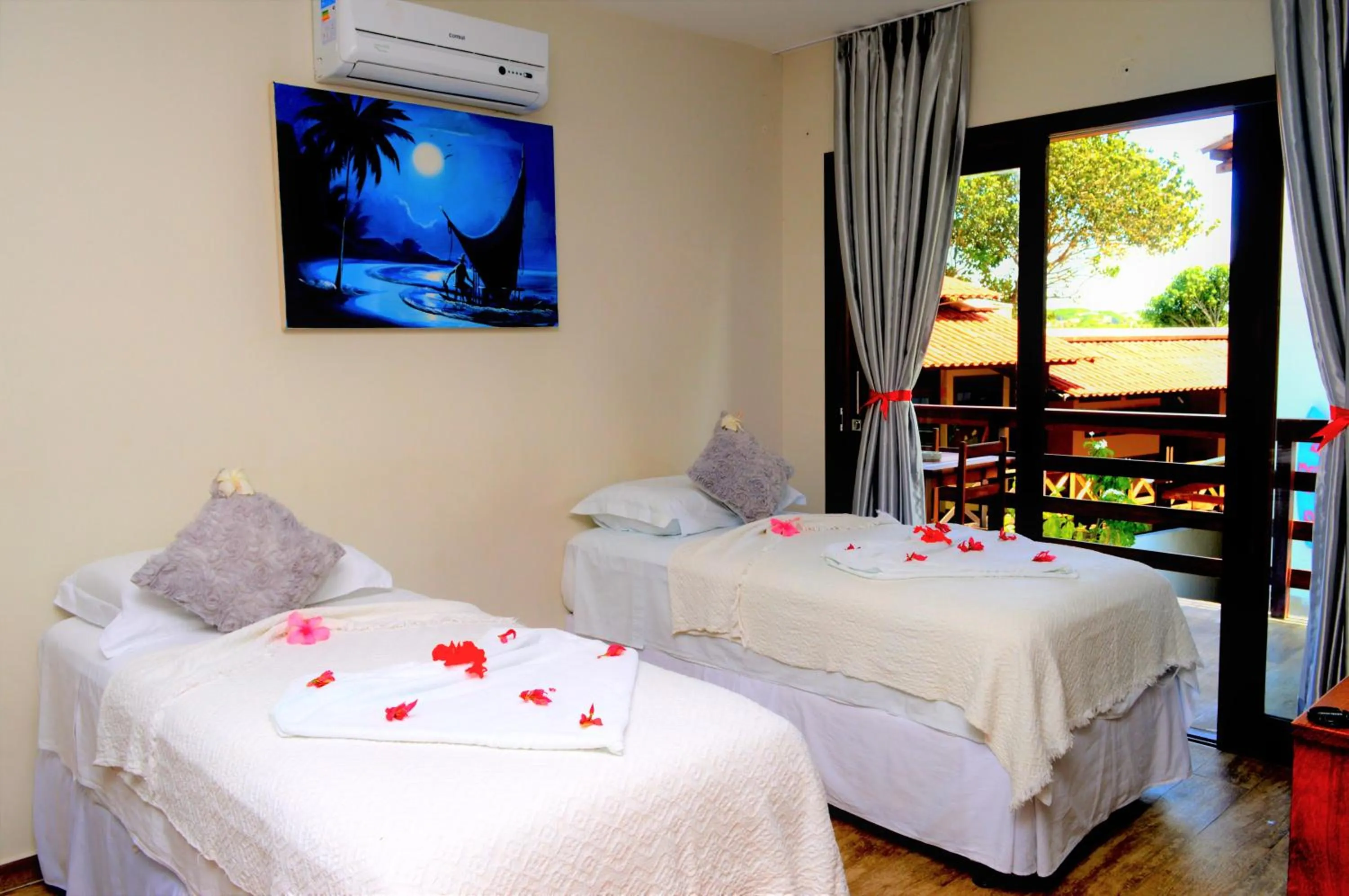 Photo of the whole room, Bed in Pousada Waikiki Boutique