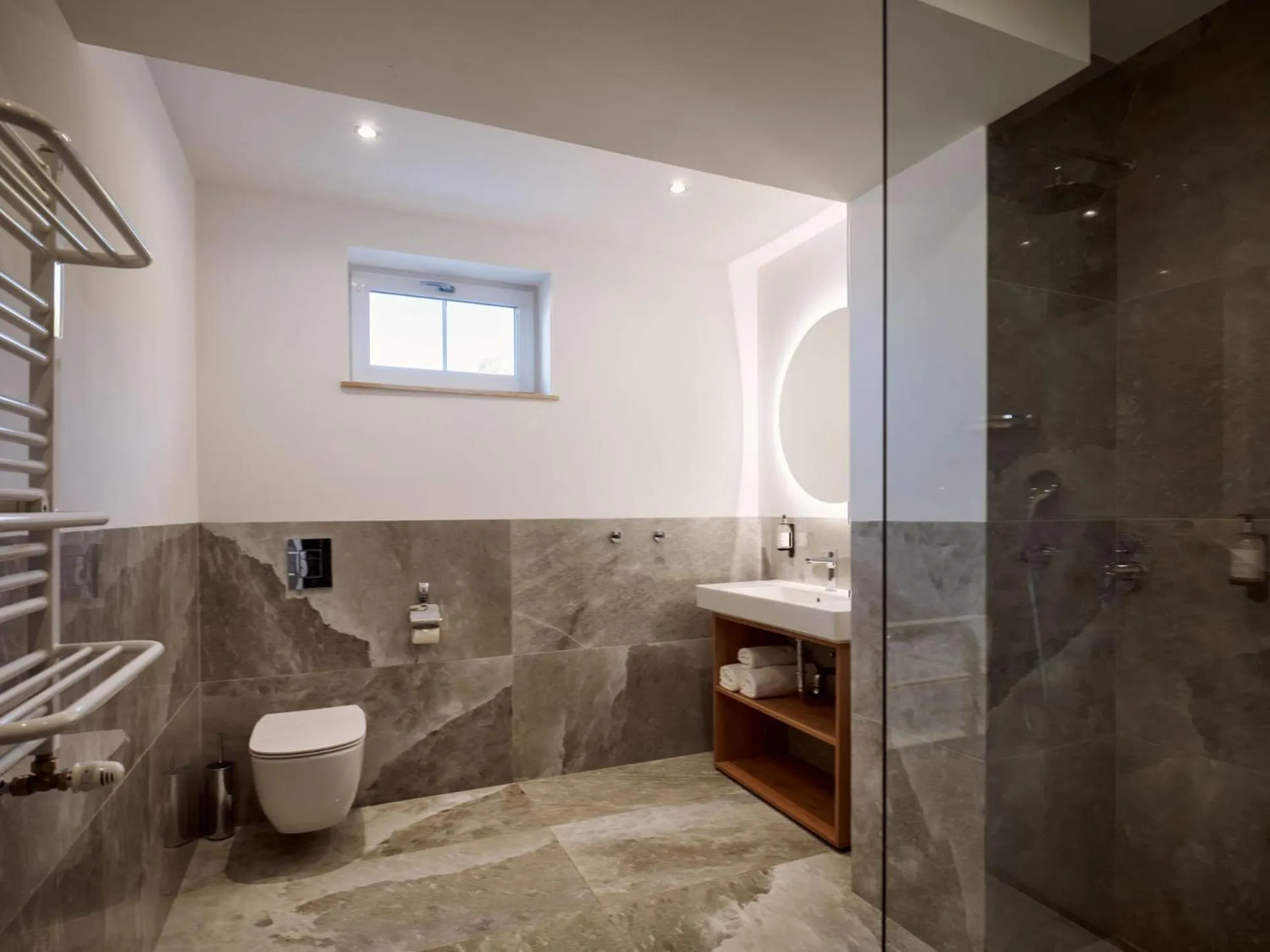 Shower in Hotel Verde