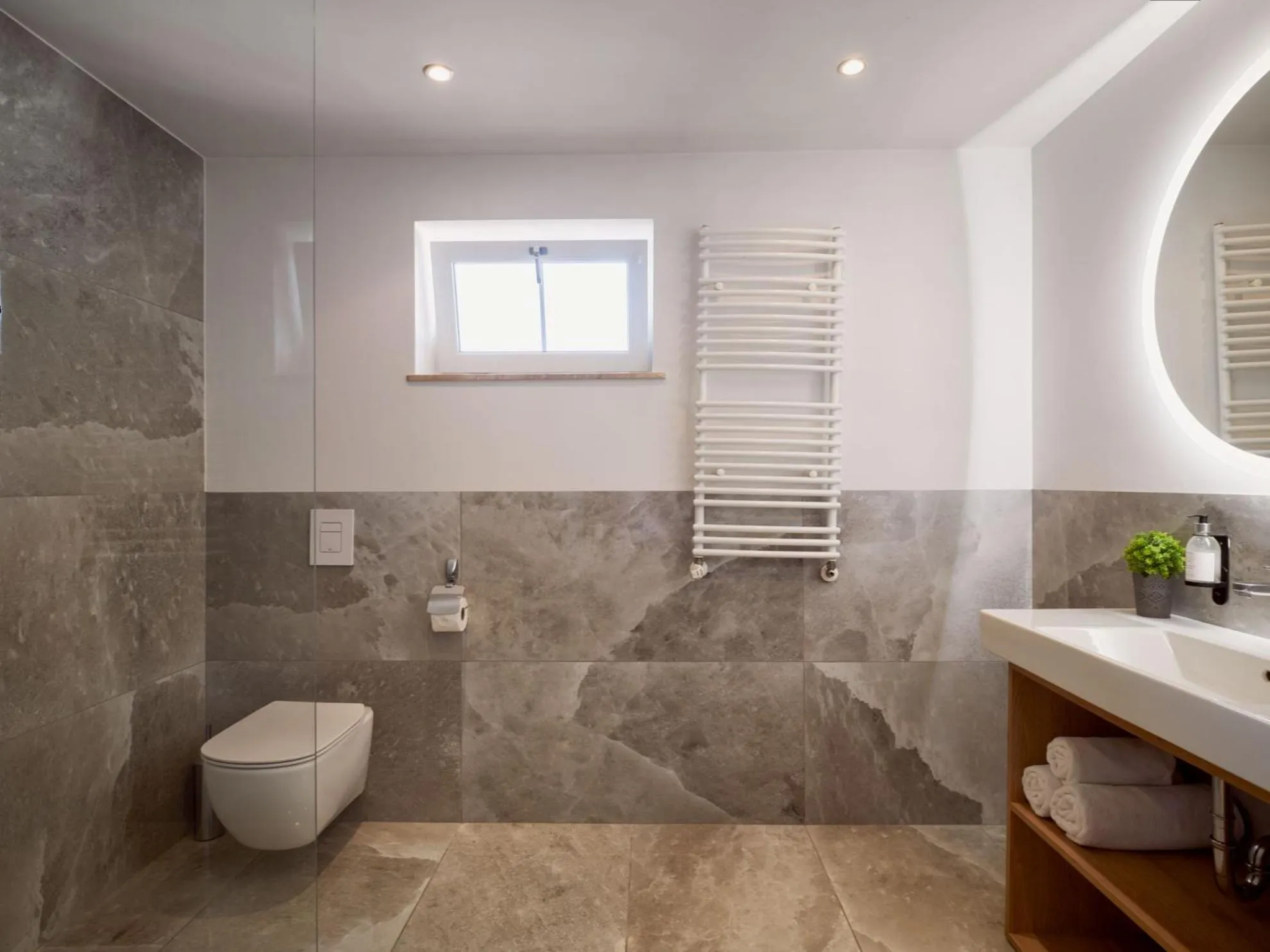 Shower in Hotel Verde