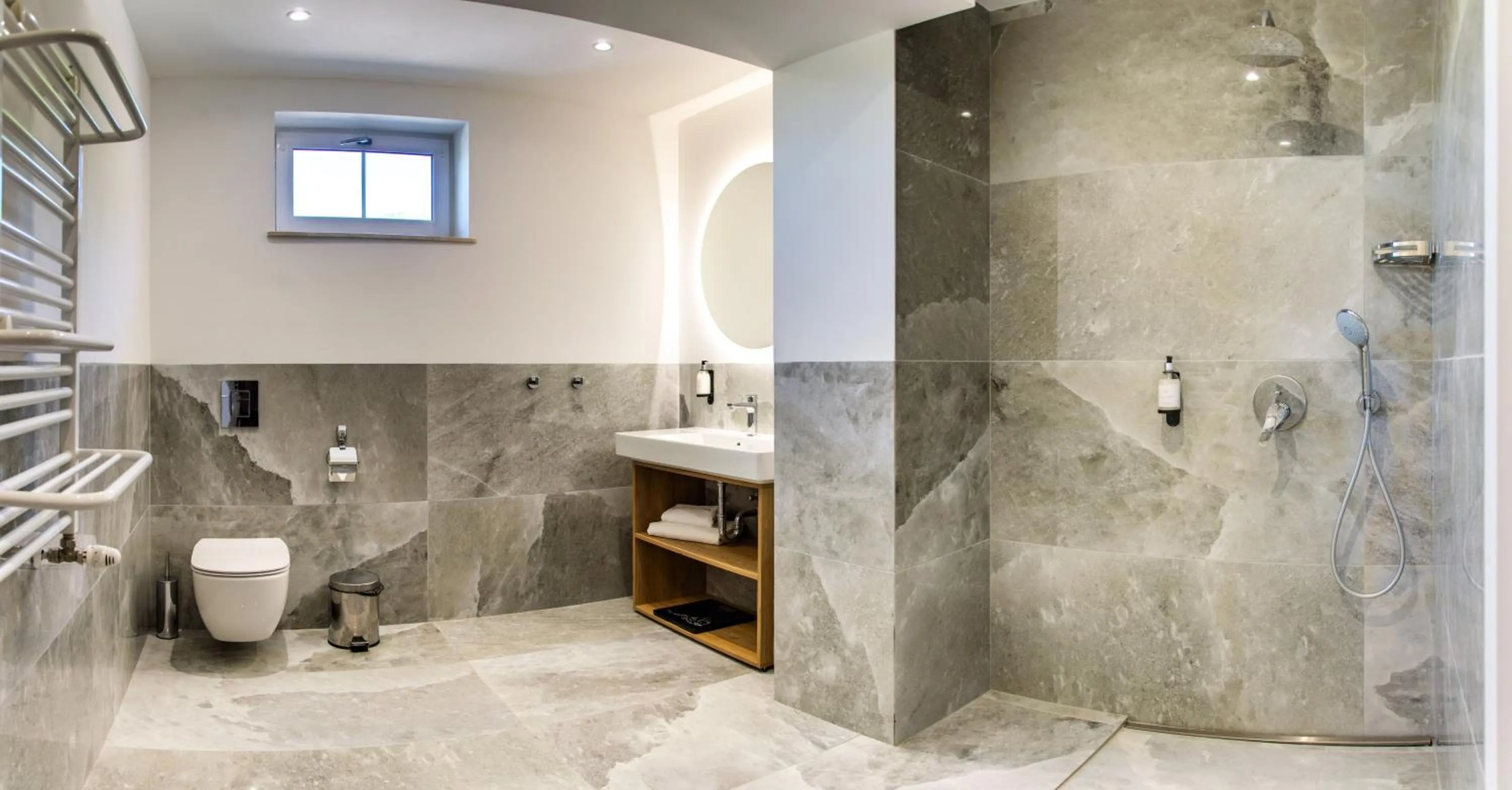 Shower in Hotel Verde