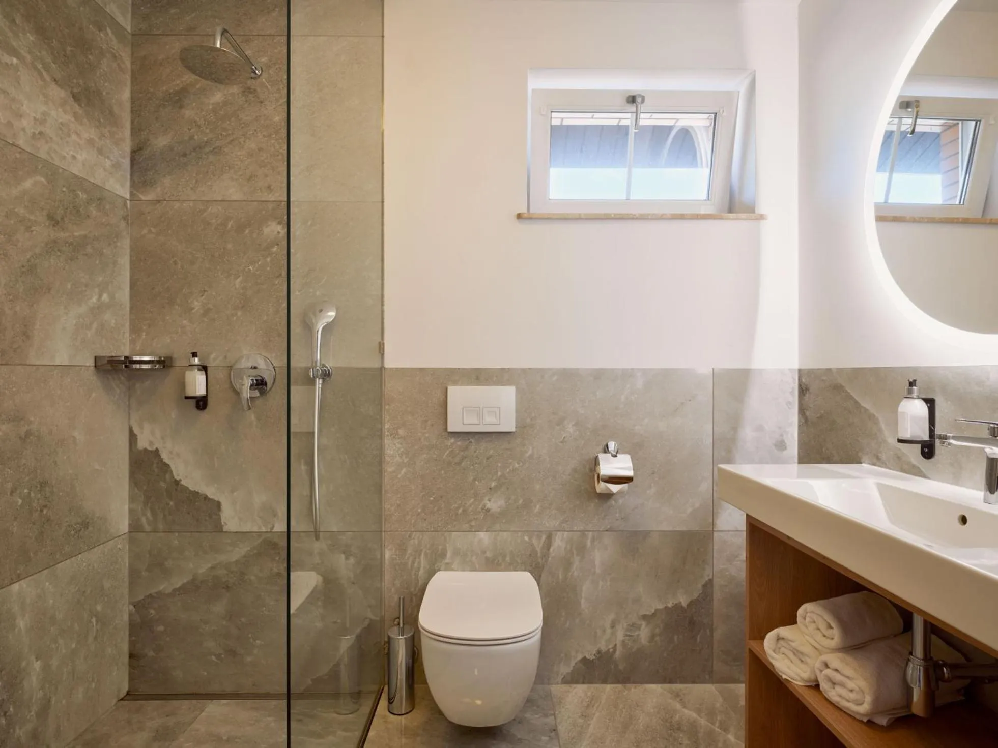 Shower in Hotel Verde