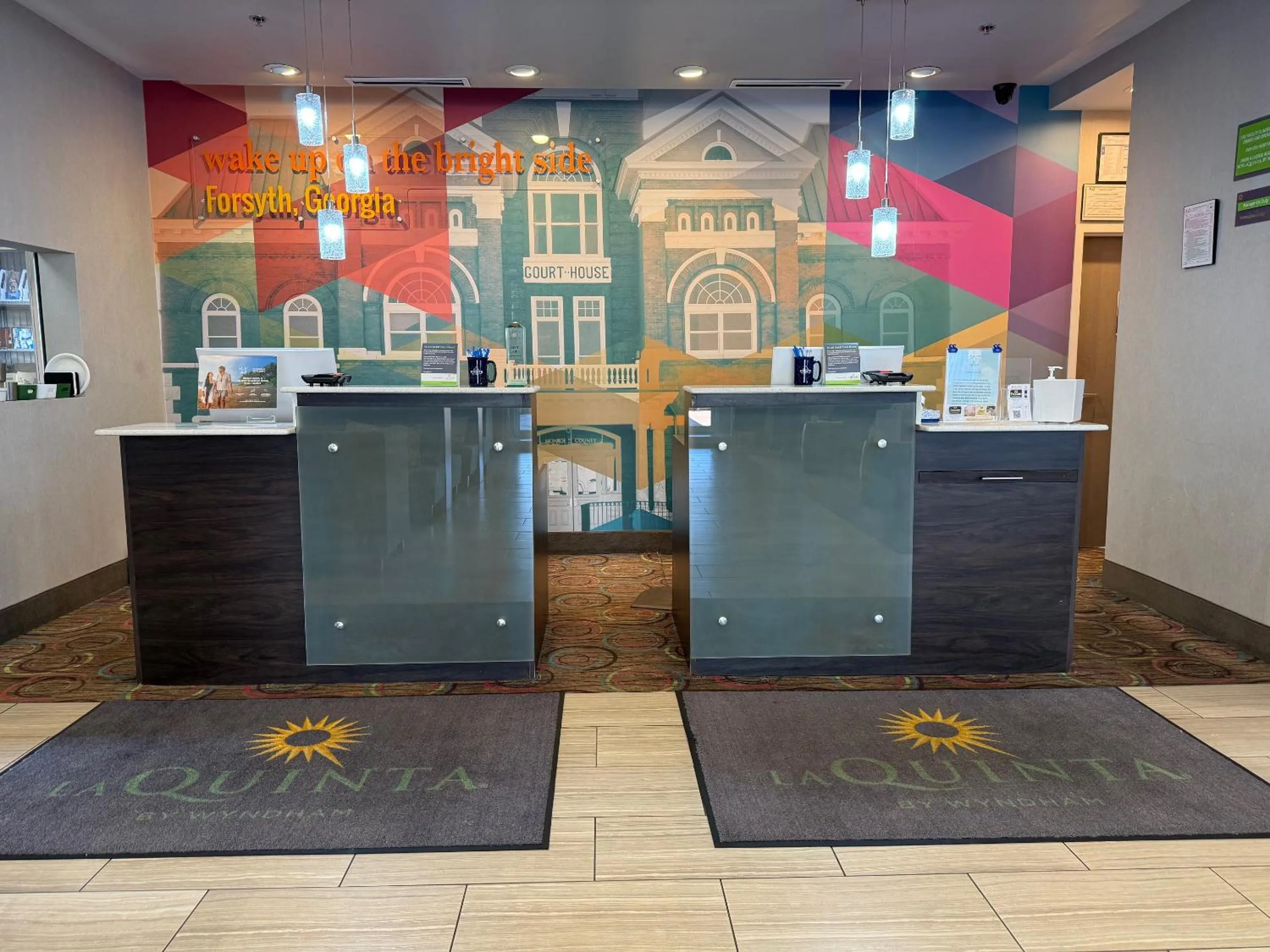 Property building in La Quinta by Wyndham Forsyth