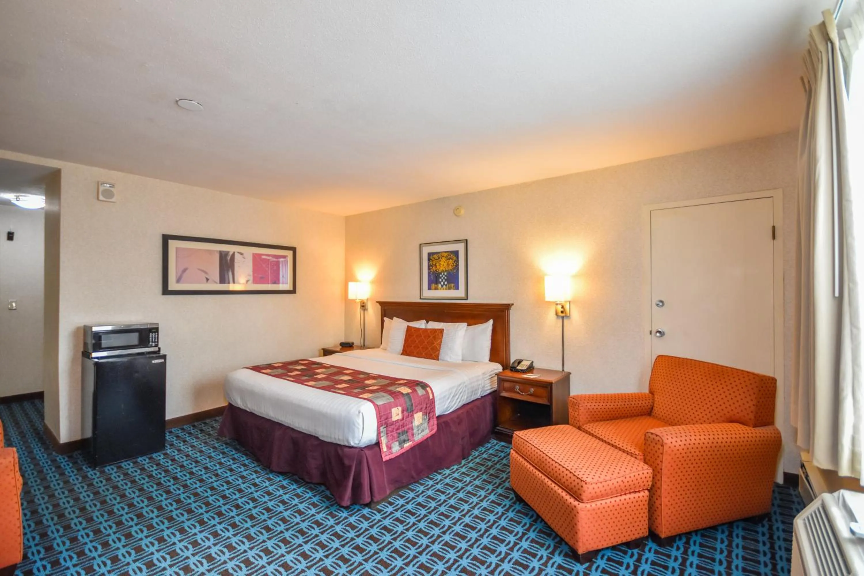 Bed in Charles River Inn