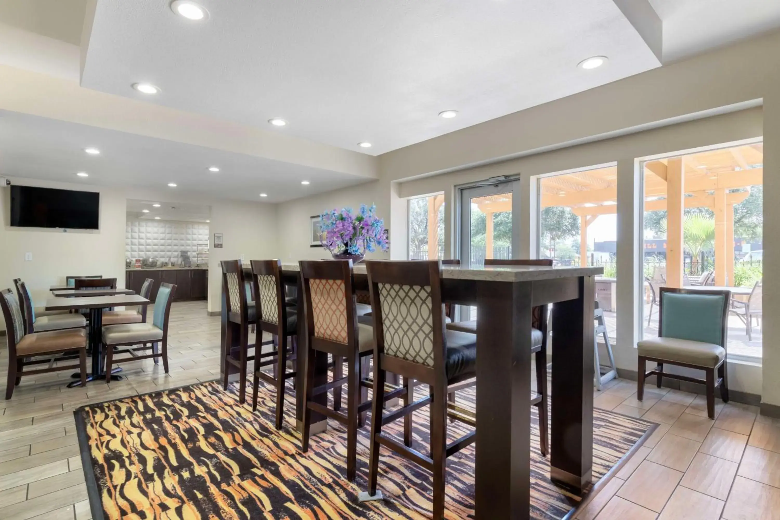 Breakfast in Best Western Plus Downtown North Breakfast in Best Western Plus Downtown North