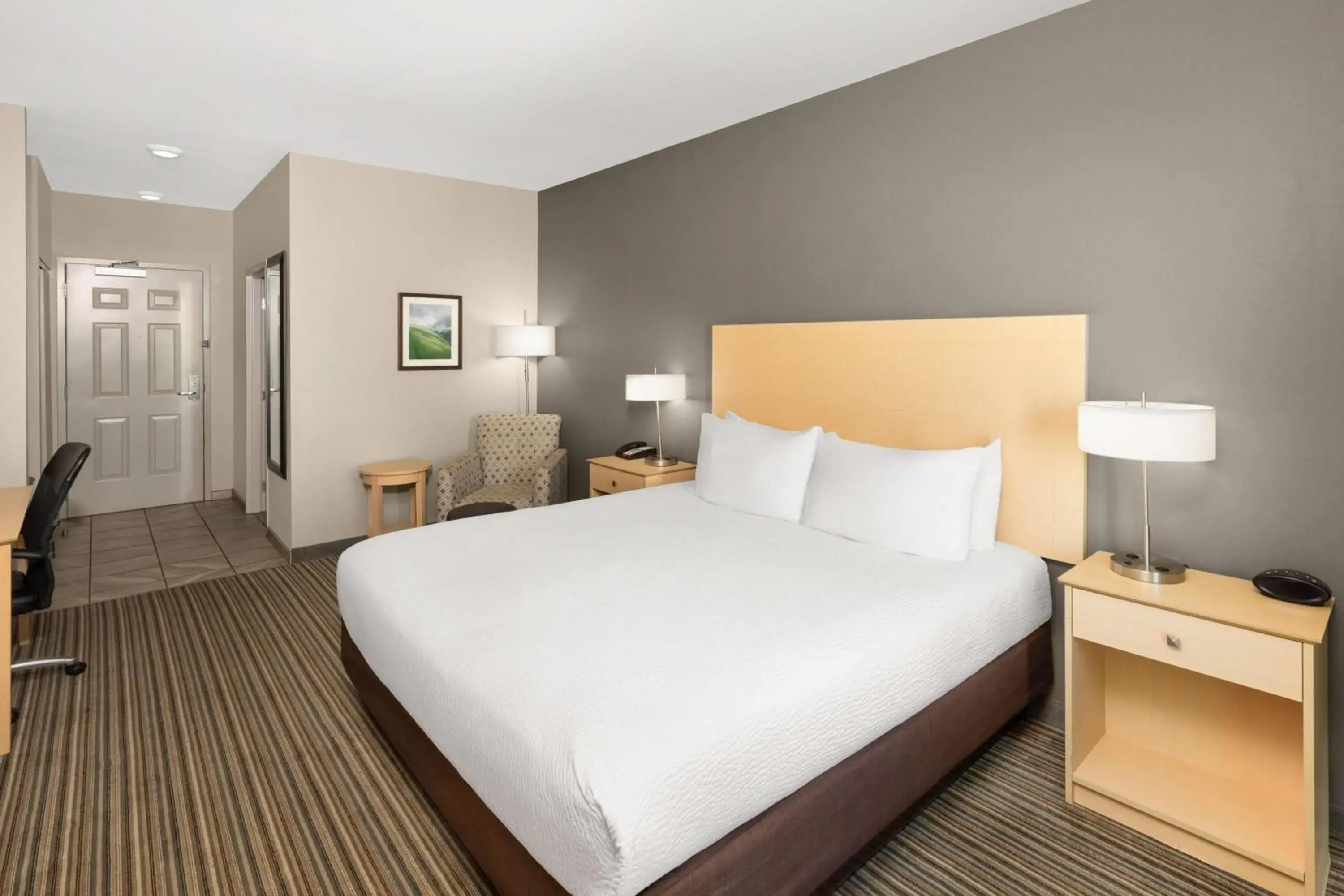 Photo of the whole room, Bed in Stone Hill Norman, Trademark Collection by Wyndham Photo of the whole room, Bed in Stone Hill Norman, Trademark Collection by Wyndham