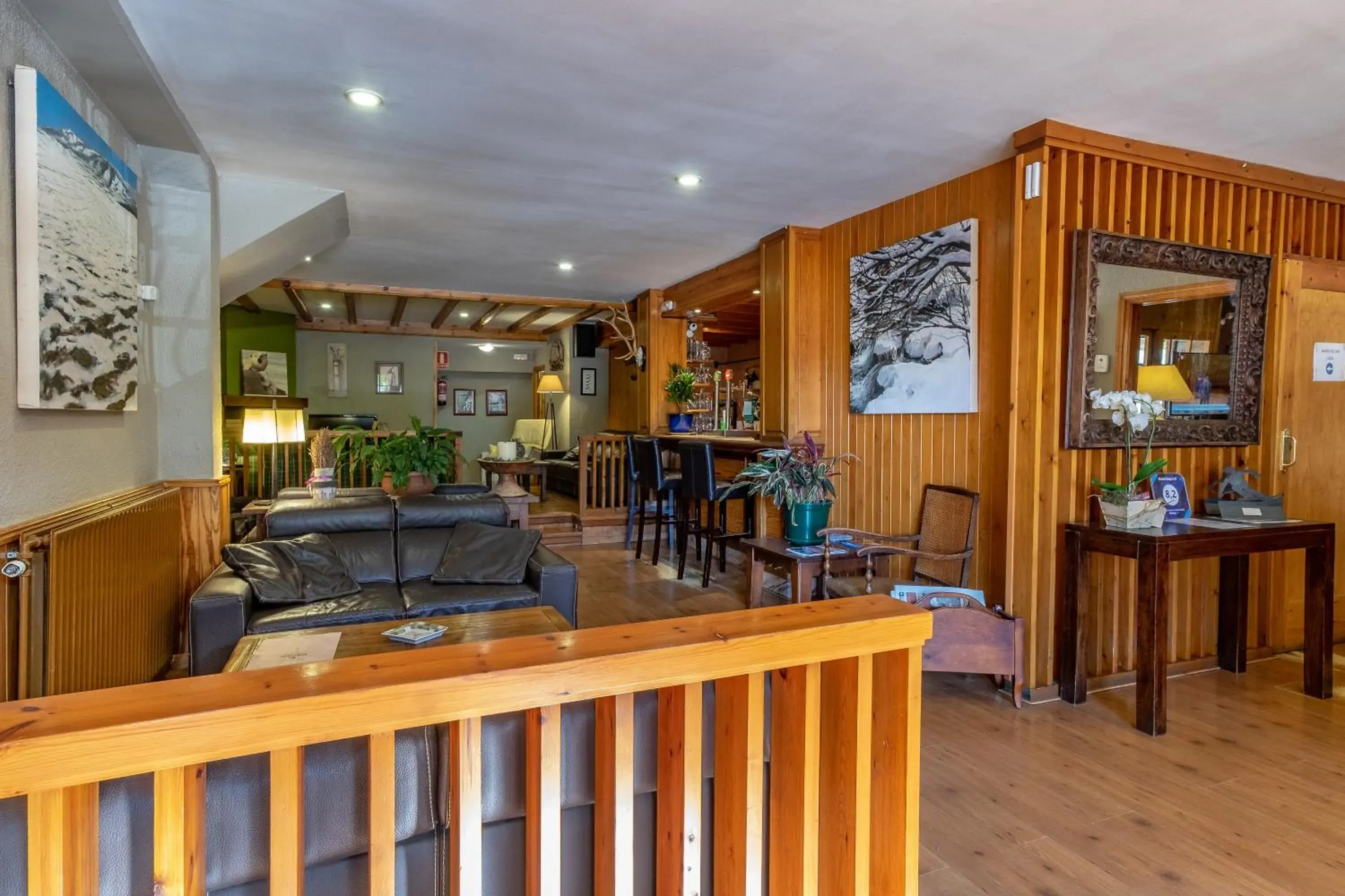 Lounge or bar in Hotel Esquirol Lounge or bar in Hotel Esquirol