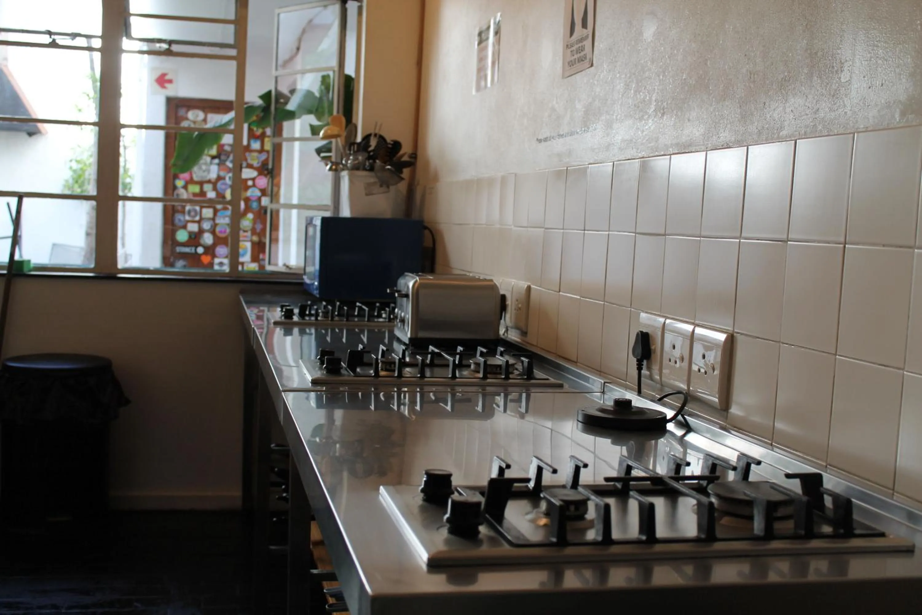Communal kitchen in Long Street Backpackers