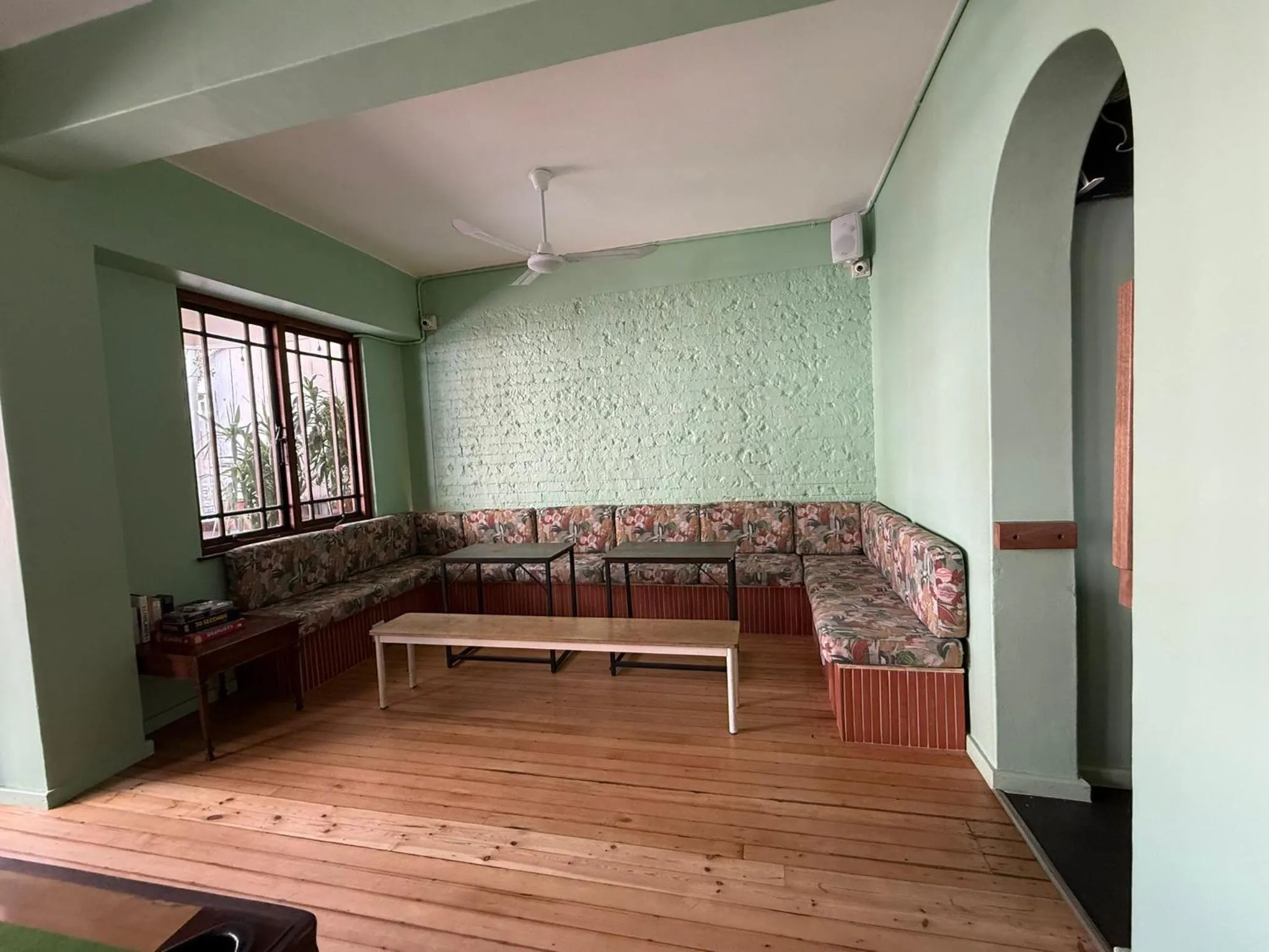 Seating area, Bed in Long Street Backpackers