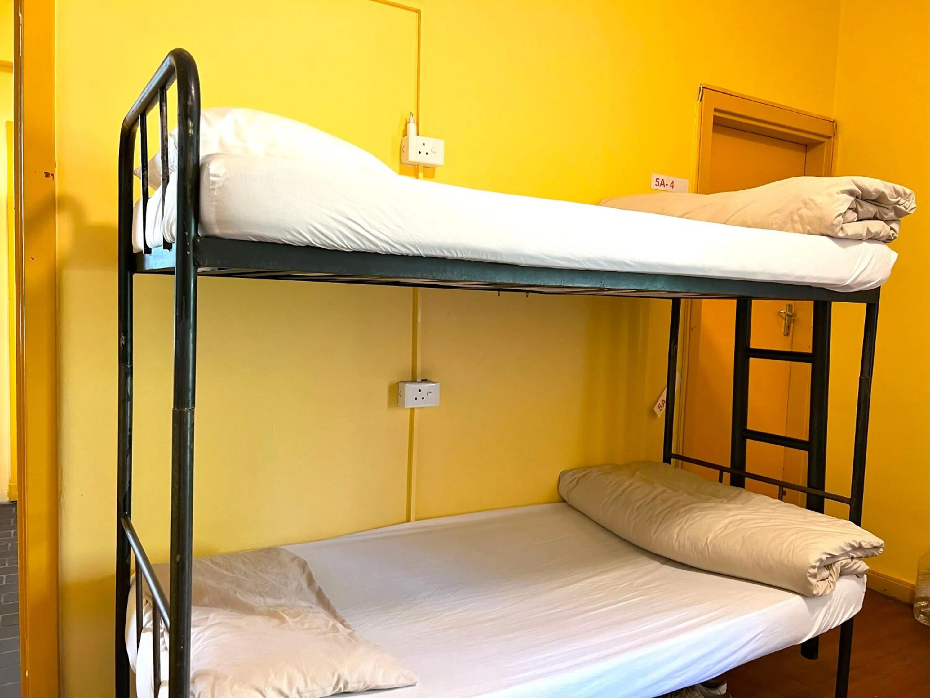 Bed in Long Street Backpackers