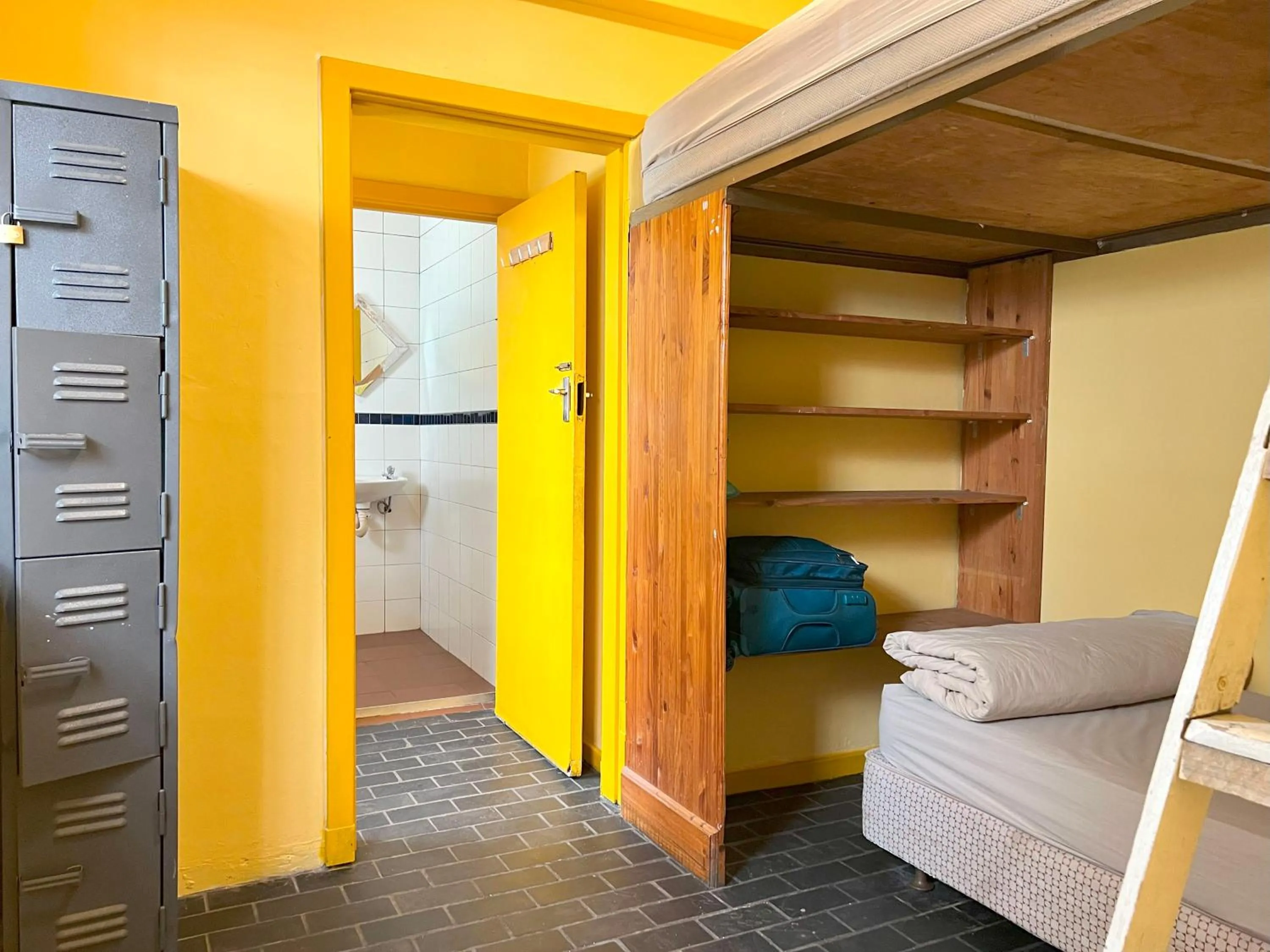 Bed in Long Street Backpackers