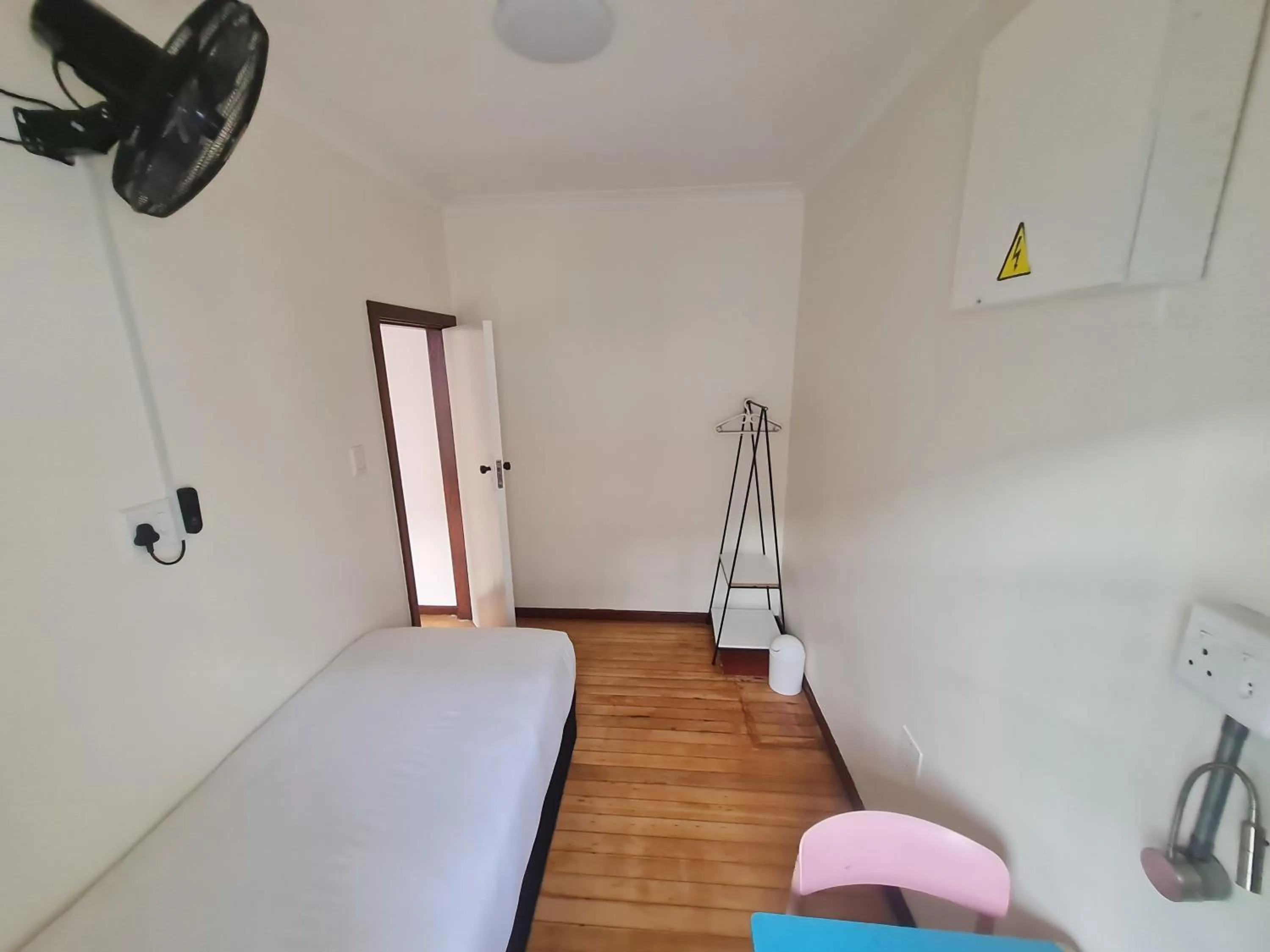 Bedroom in Long Street Backpackers