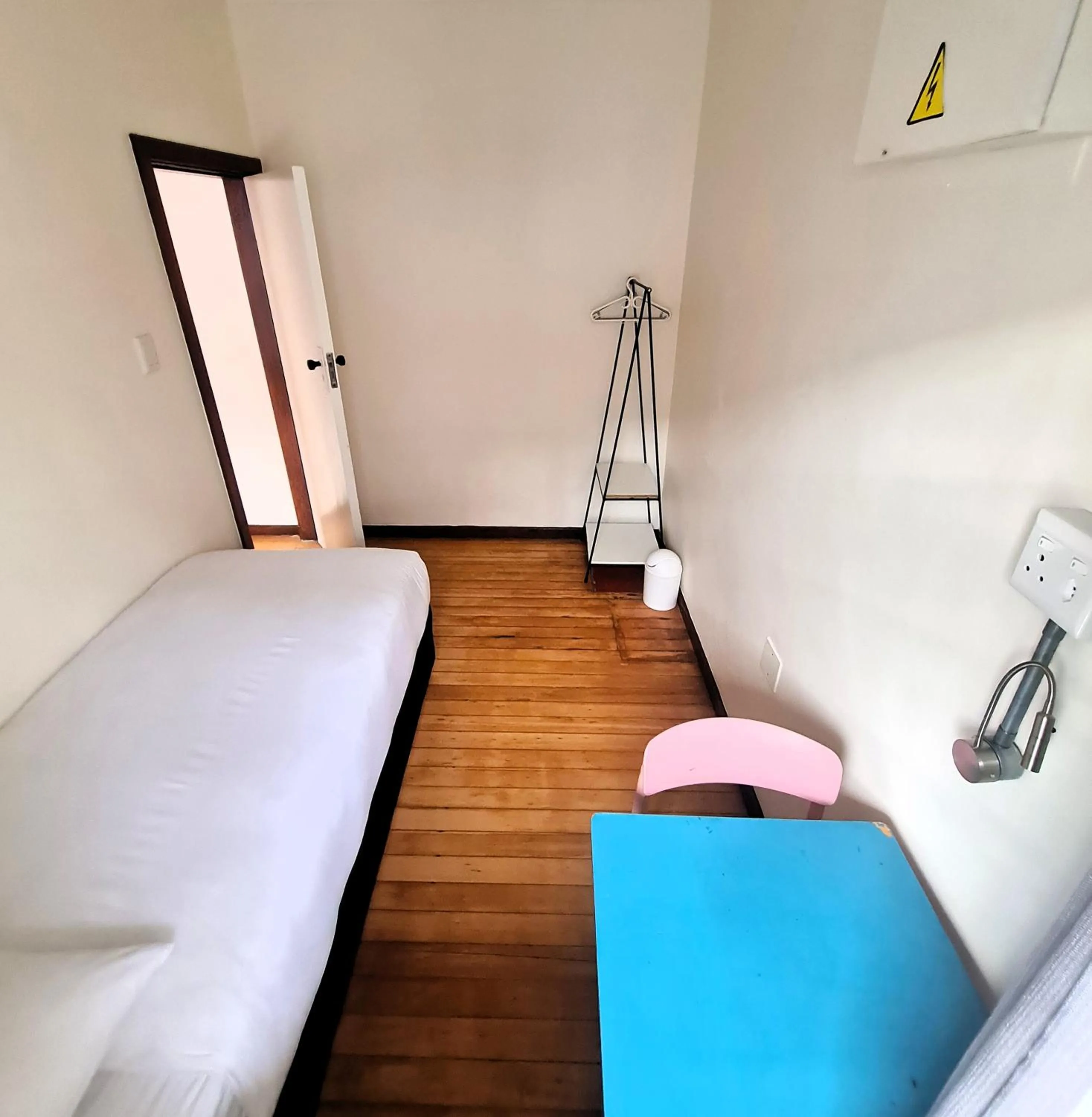Bedroom, Bed in Long Street Backpackers