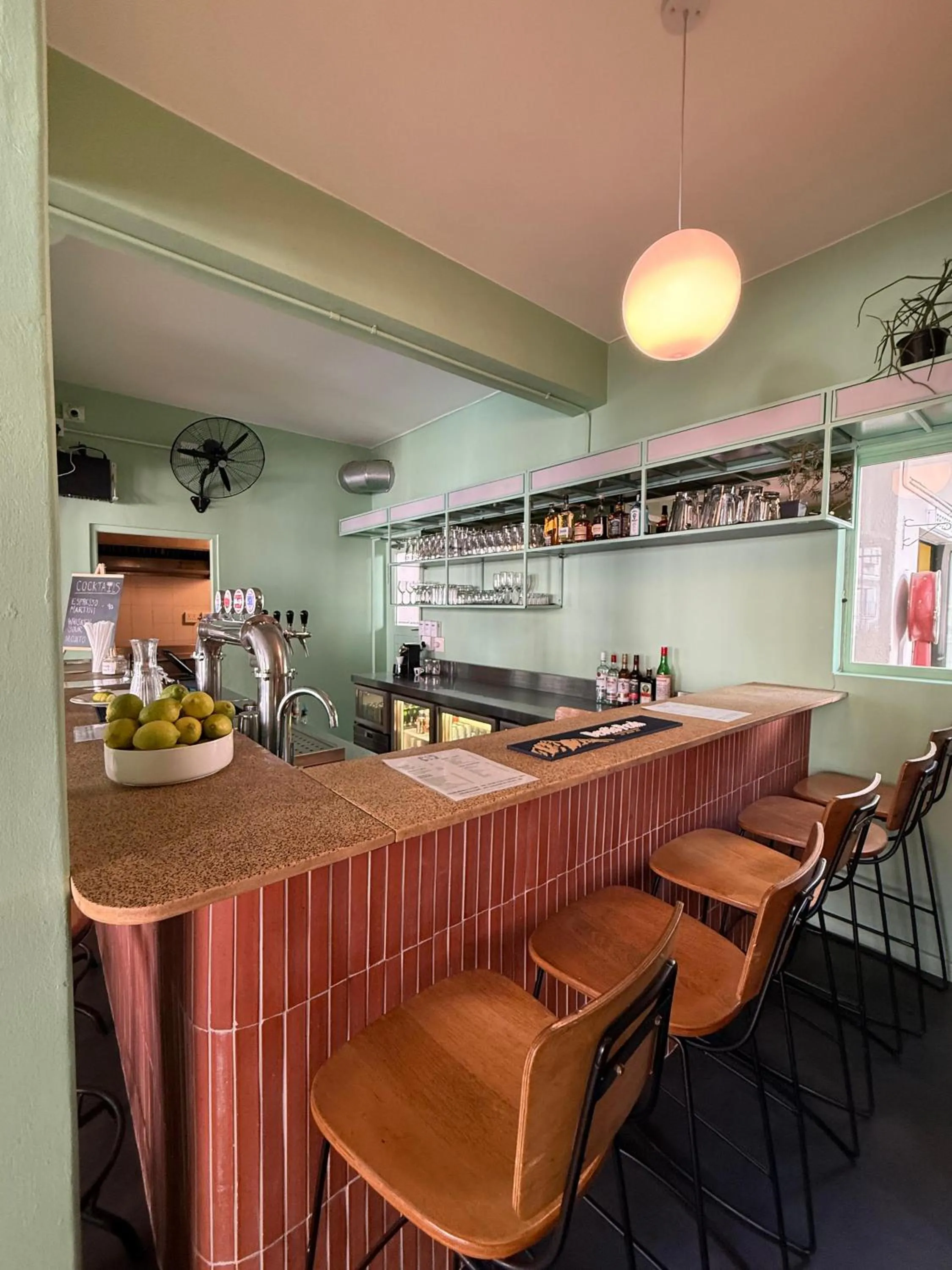Lounge or bar in Long Street Backpackers