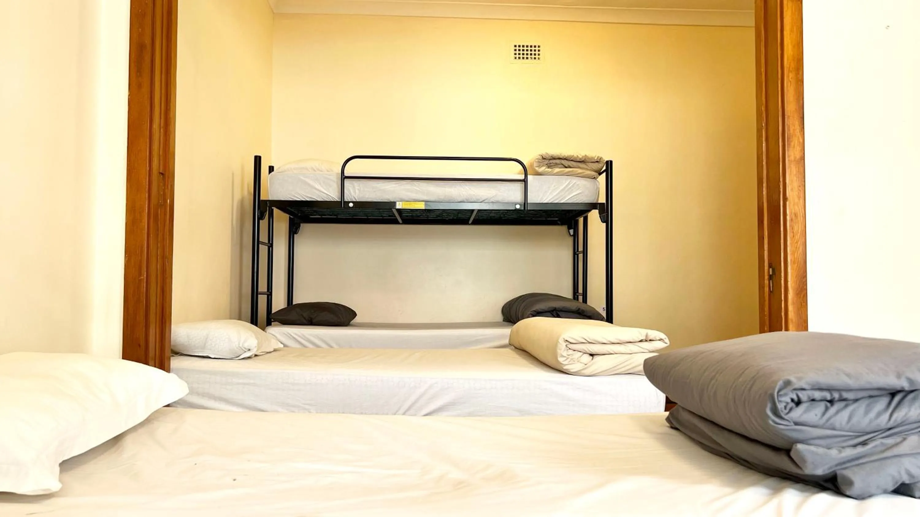 bunk bed, Bed in Long Street Backpackers