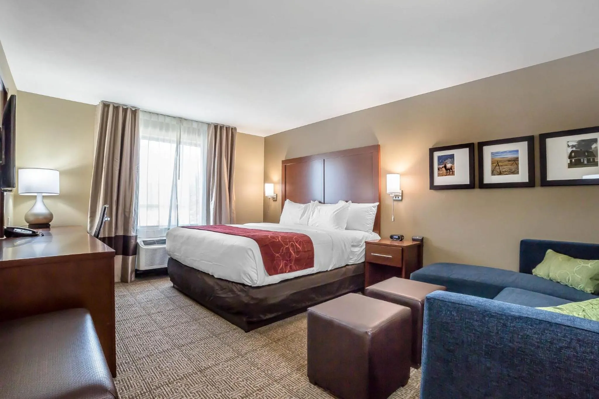 Property building, Bed in Comfort Suites Billings