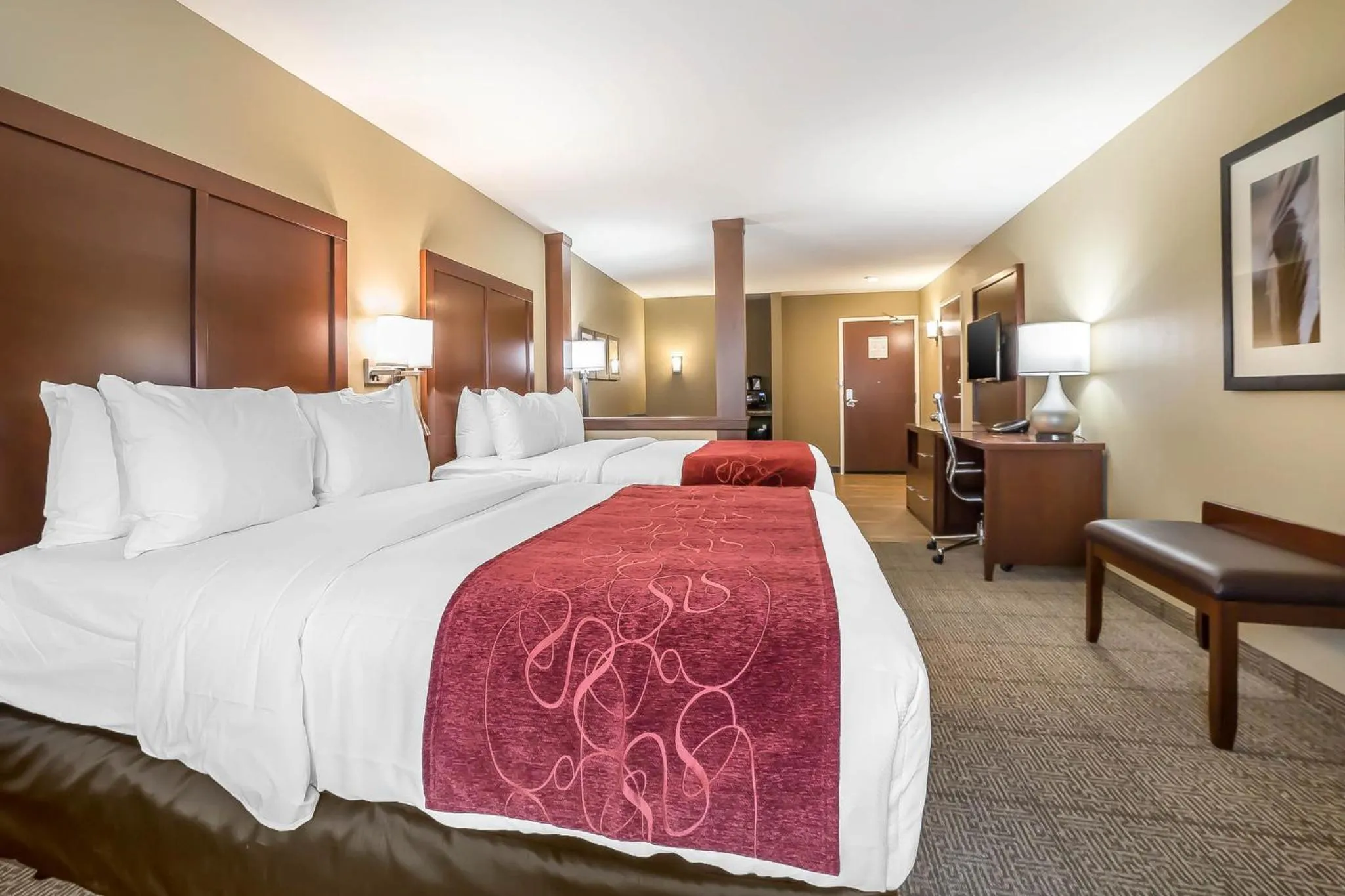 Property building, Bed in Comfort Suites Billings