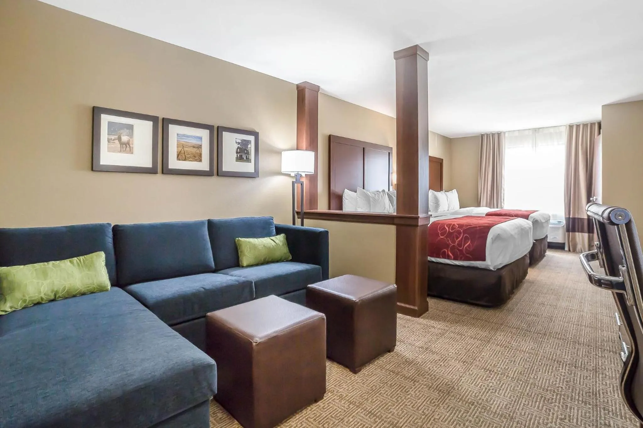 Property building, Bed in Comfort Suites Billings
