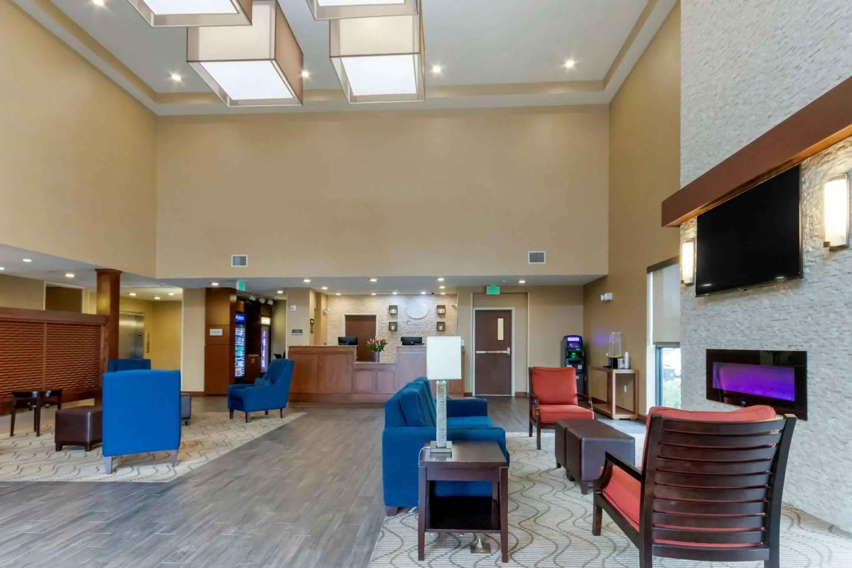 Lobby or reception in Comfort Suites Billings Lobby or reception in Comfort Suites Billings