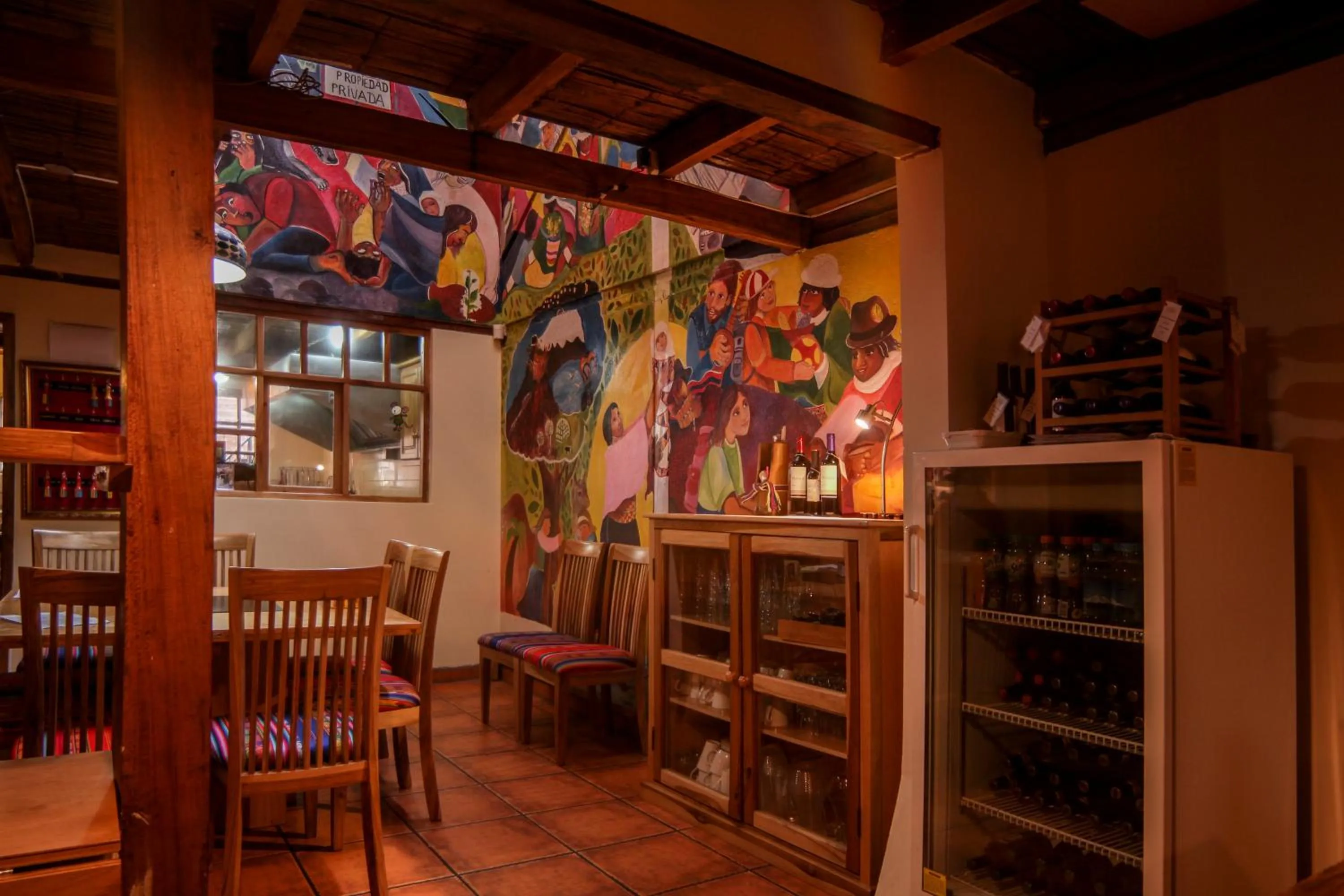 Dining area in Inti Sisa Art Guesthouse