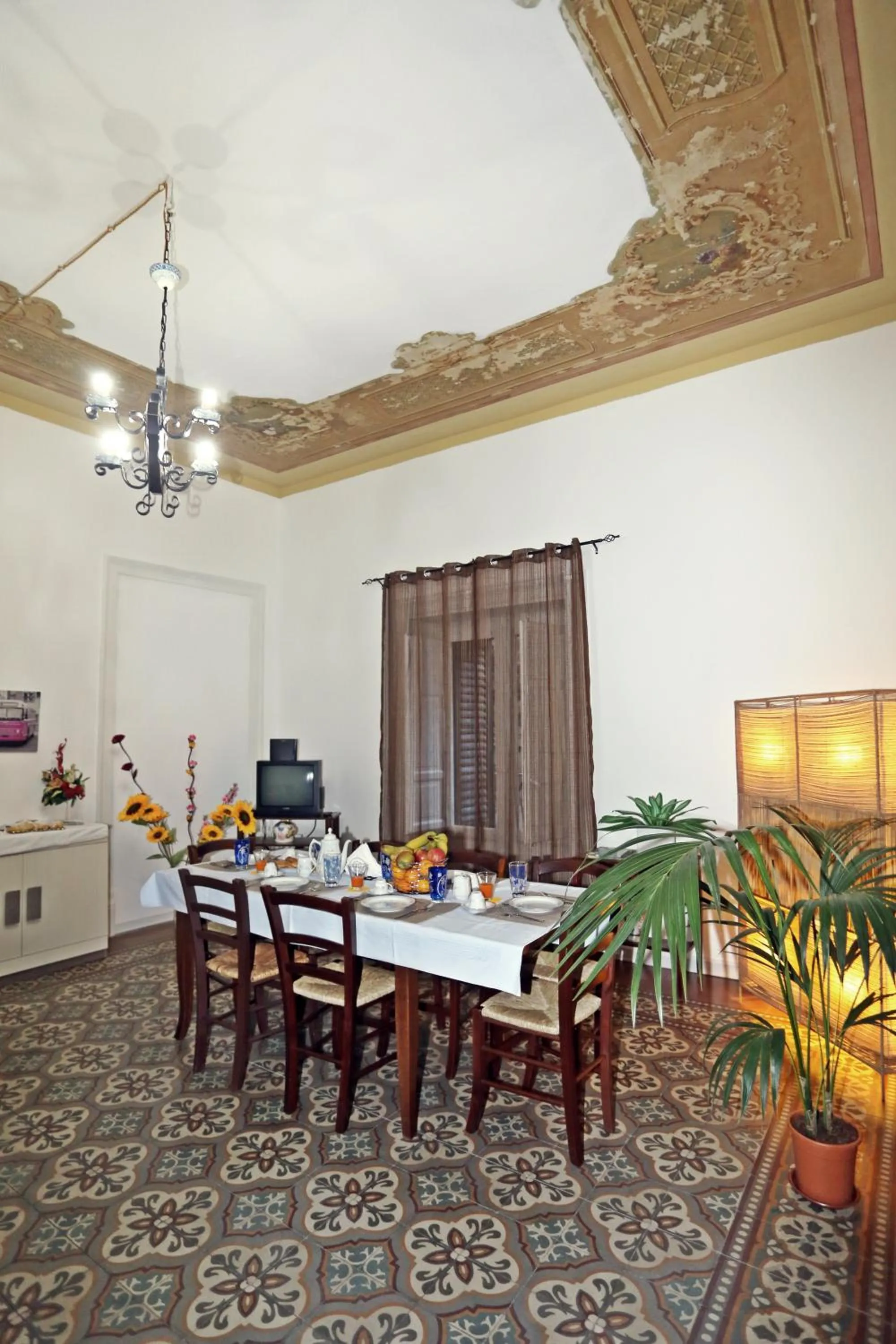 Communal lounge/ TV room in Rest and Go