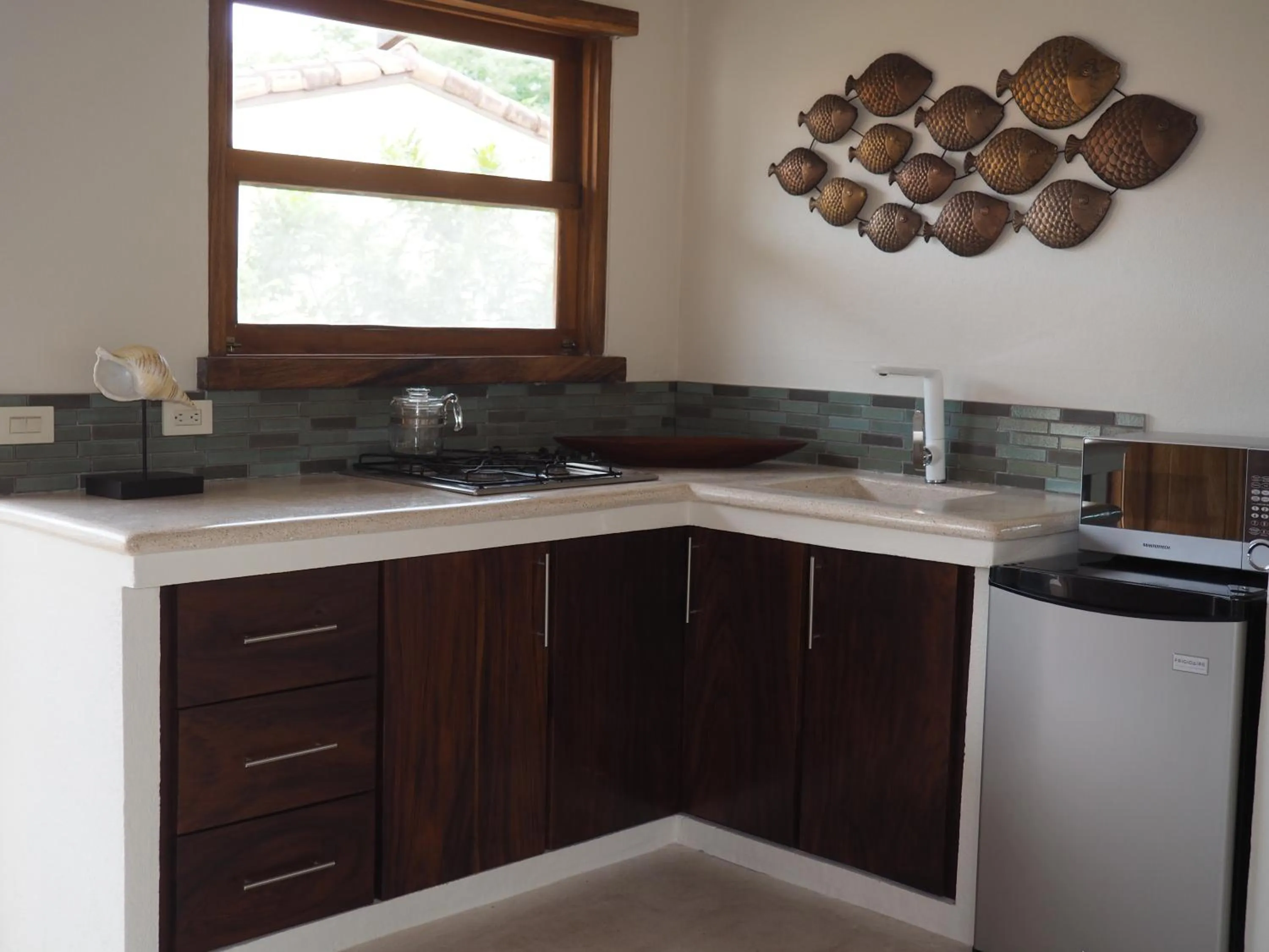 Kitchen or kitchenette in Ten North Tamarindo Beach Hotel