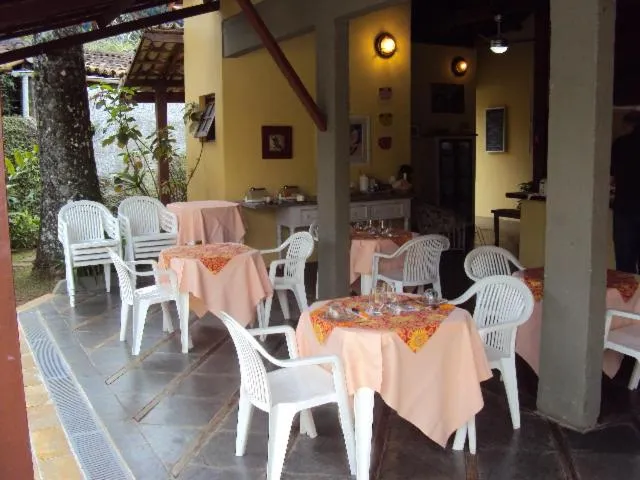 Restaurant/places to eat in Pousada Refugio Port Sahy
