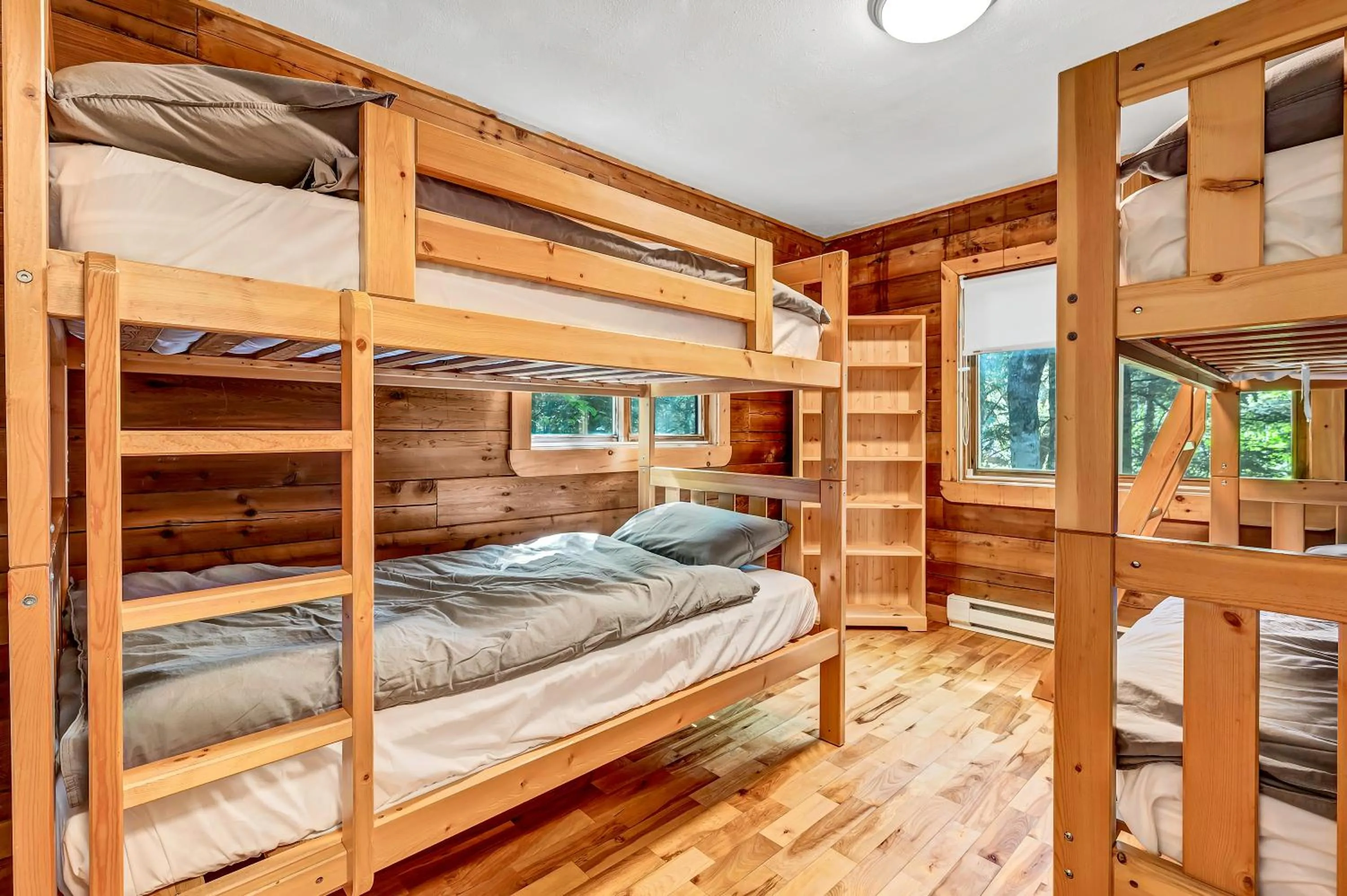 Bedroom, Bed in Mersey River Chalets a nature retreat