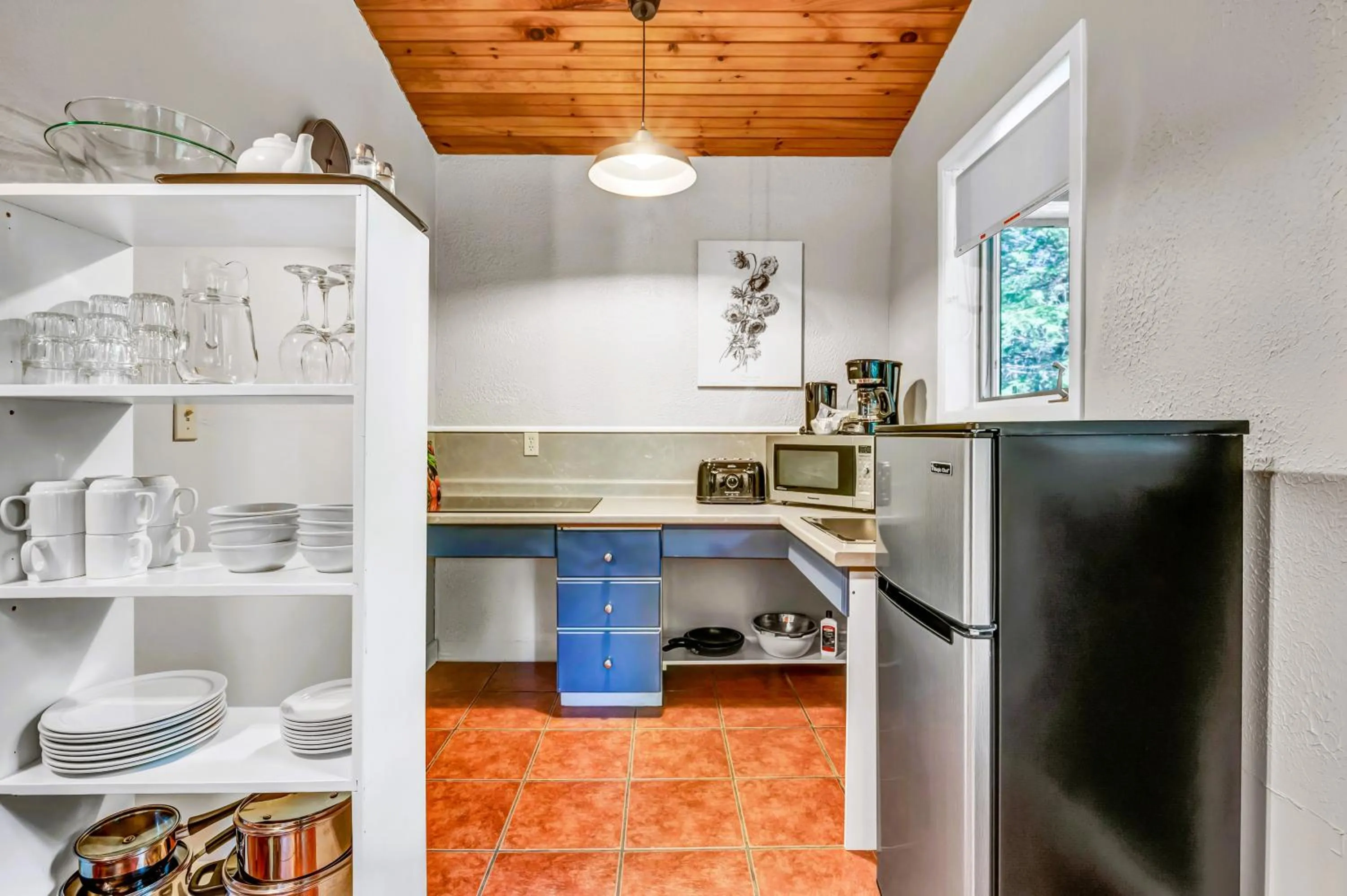 kitchen in Mersey River Chalets a nature retreat