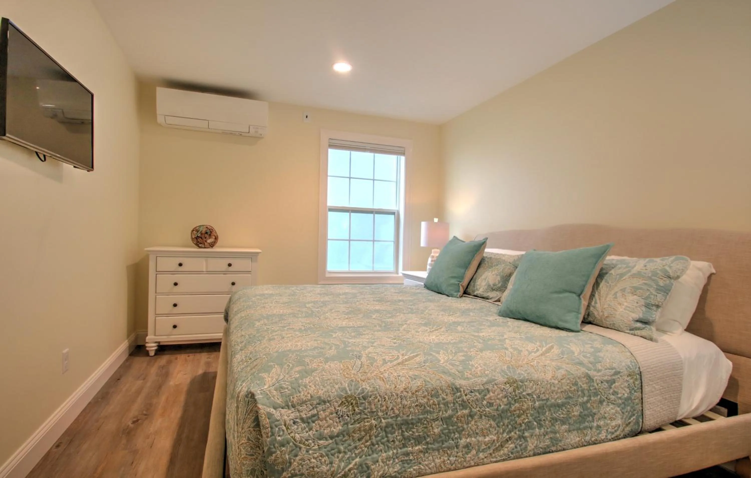 Bedroom, Bed in Atlantic Ocean Suites