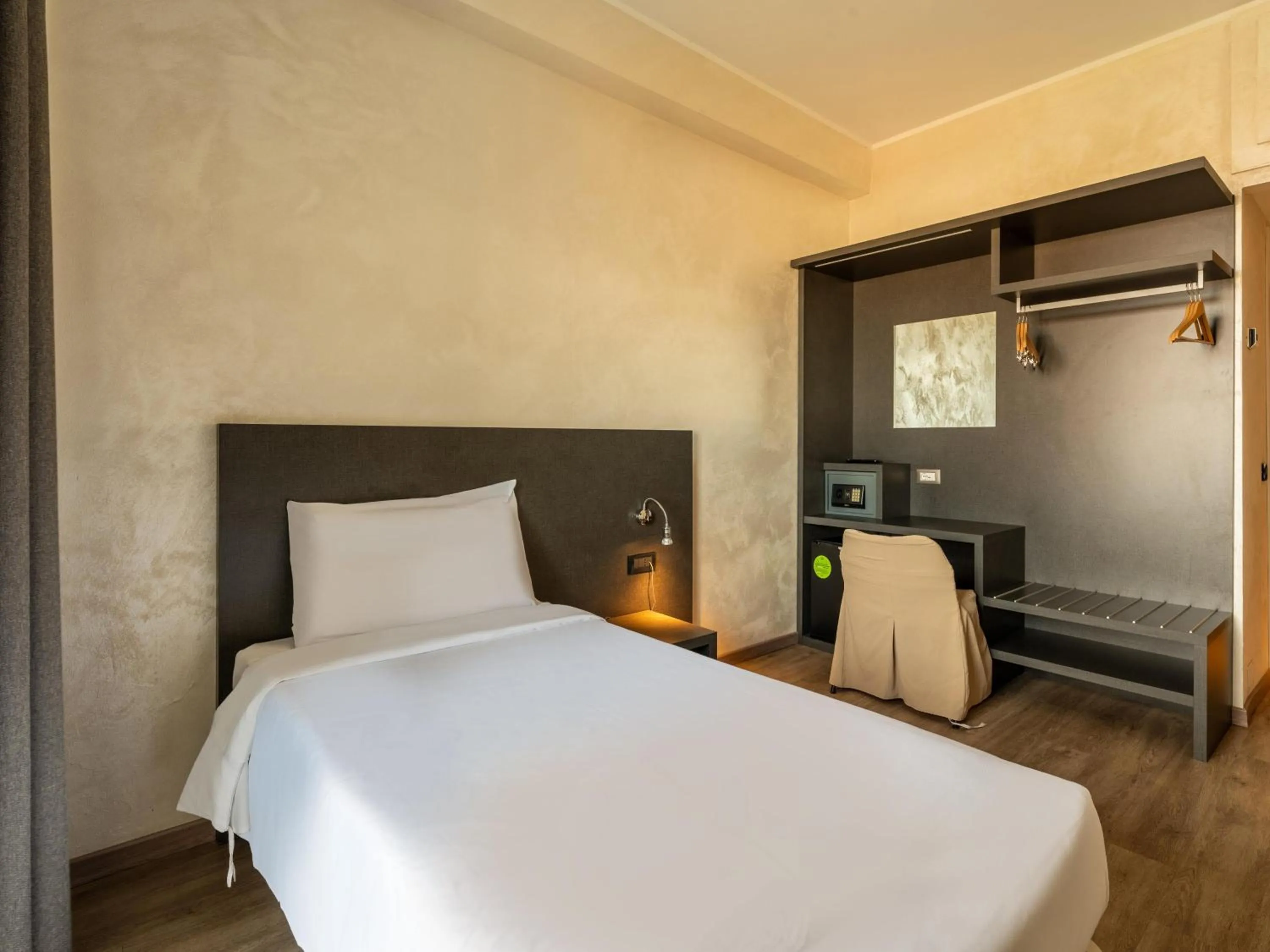 Photo of the whole room, Bed in B&B Hotel Borgaro Torinese