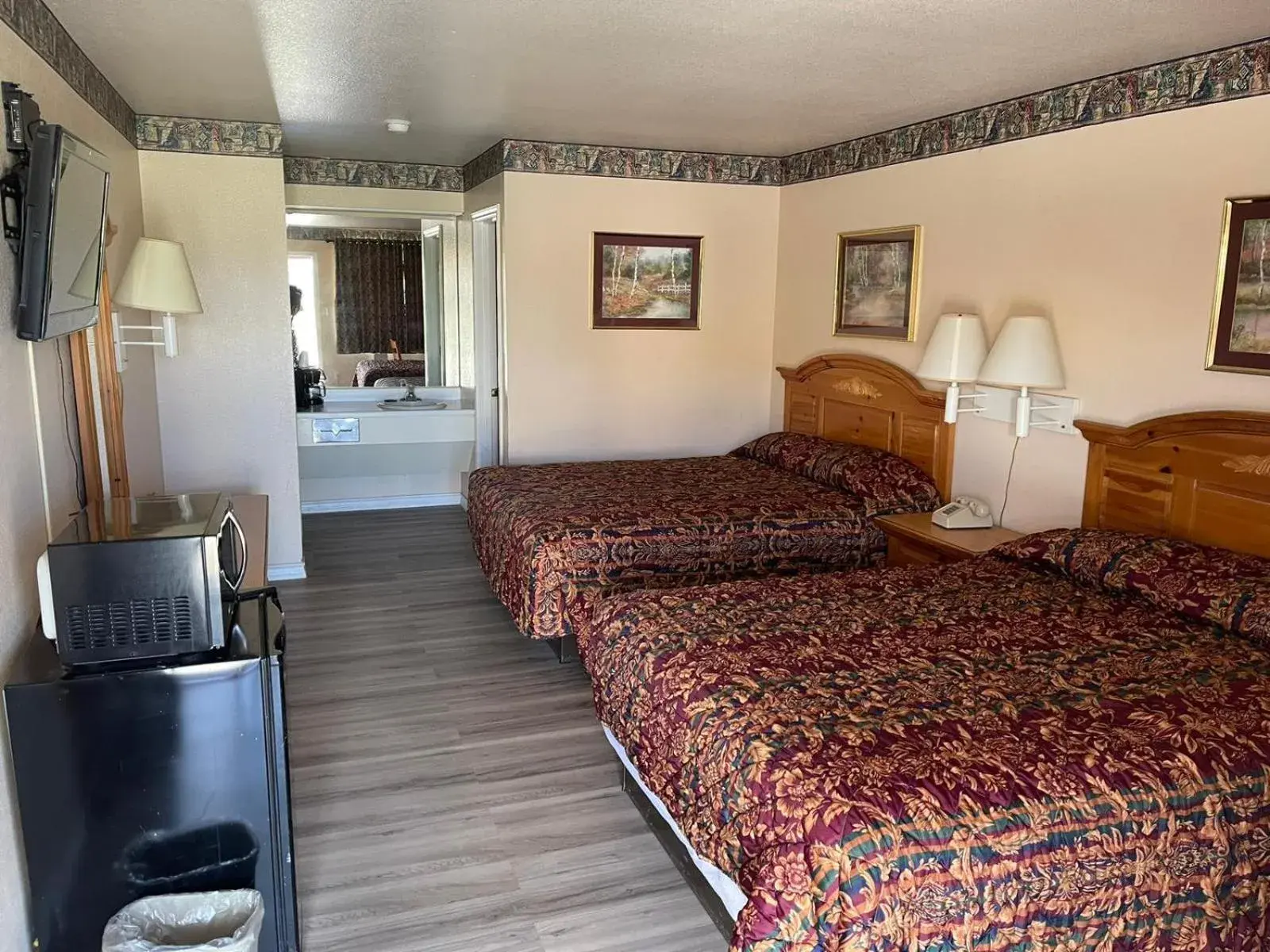 Bedroom, Bed in Lakeside inn & suites by OYO Mathis I 37 Bedroom, Bed in Lakeside inn & suites by OYO Mathis I 37