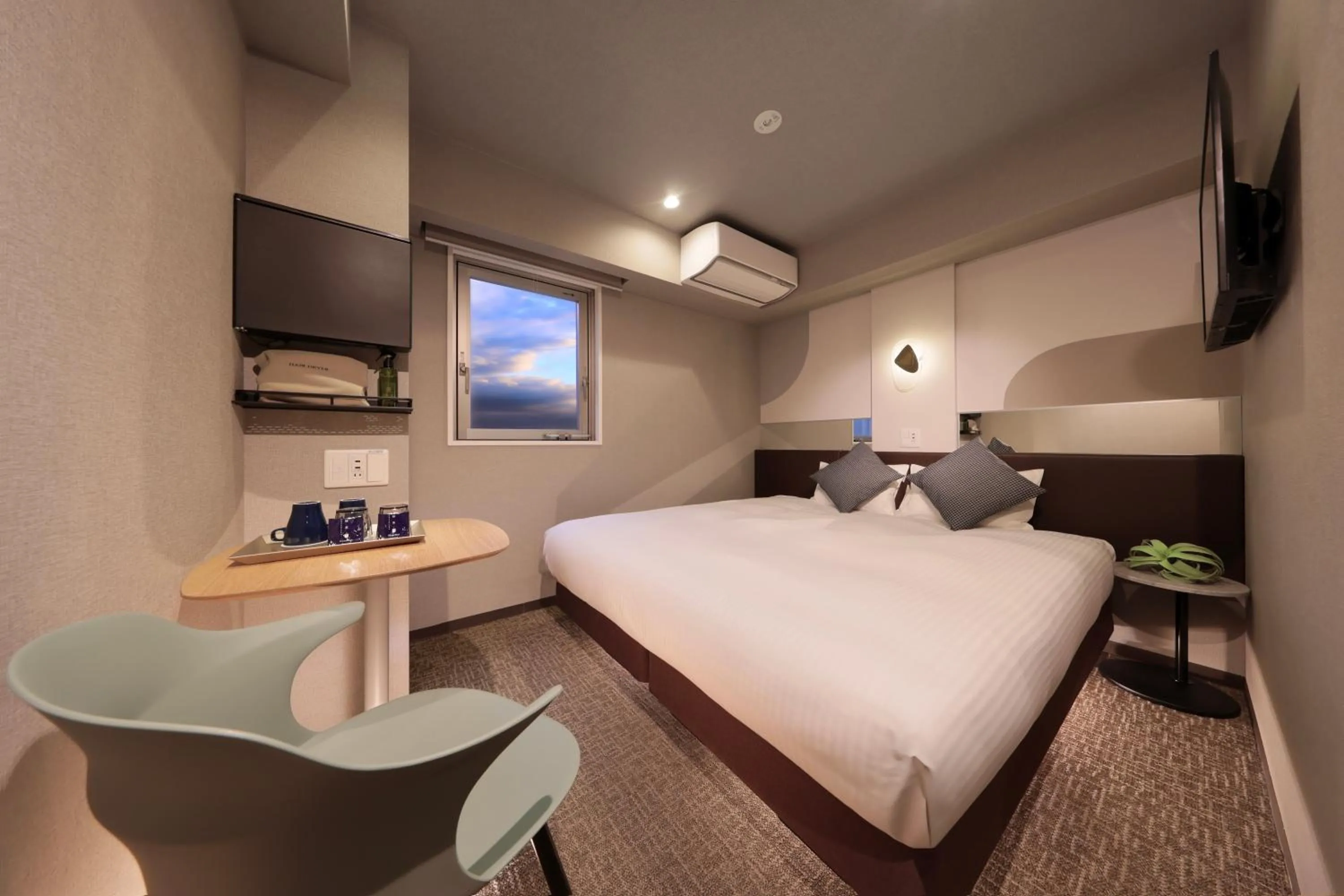 Bedroom, Bed in Tennouji Crystal Hotel