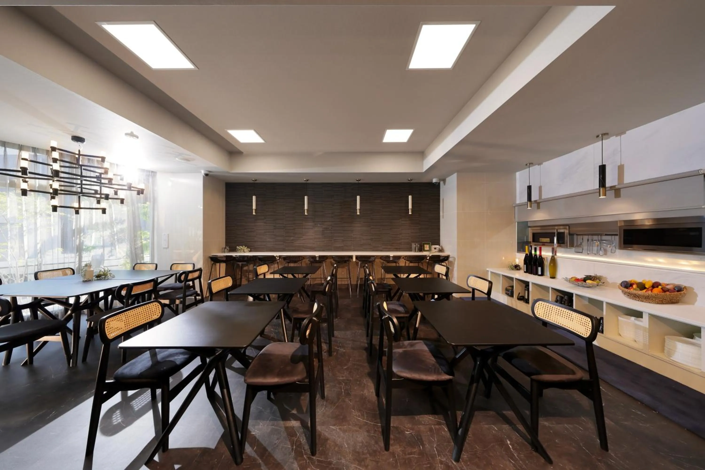 Restaurant/places to eat in Tennouji Crystal Hotel