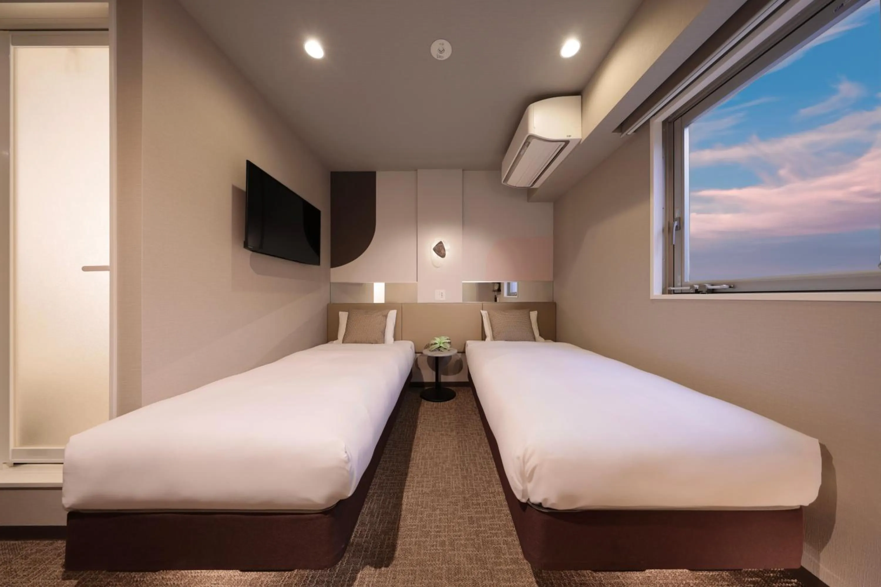 Bedroom, Bed in Tennouji Crystal Hotel