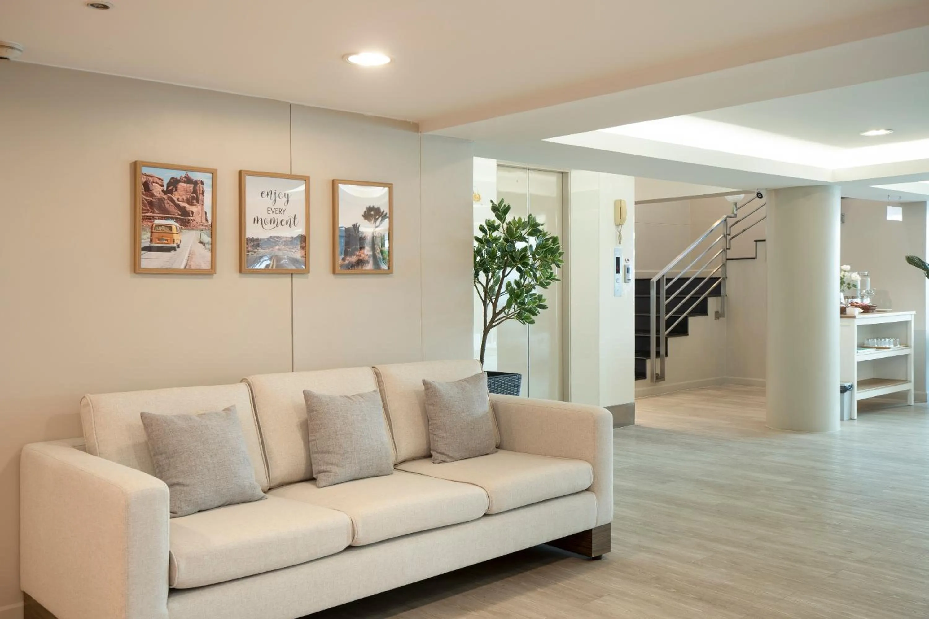 Lobby or reception in Bangkok Loft Inn