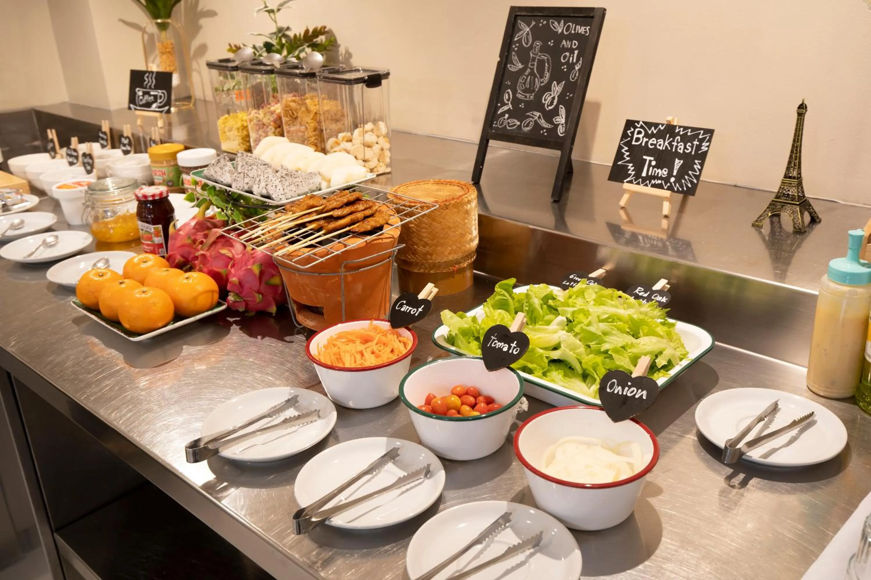 Buffet breakfast in Bangkok Loft Inn