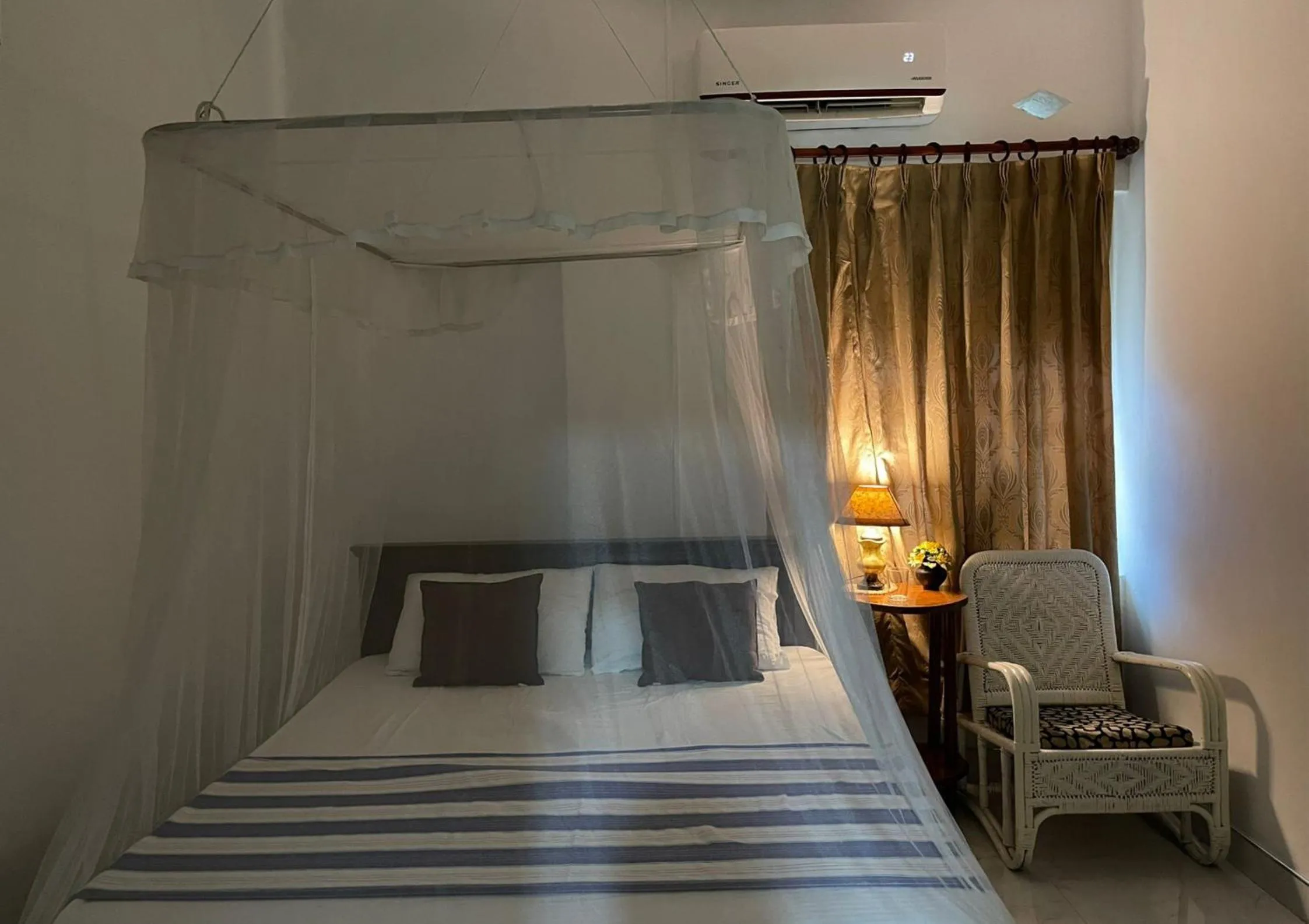 Bedroom, Bed in Number 01 by Taprobane