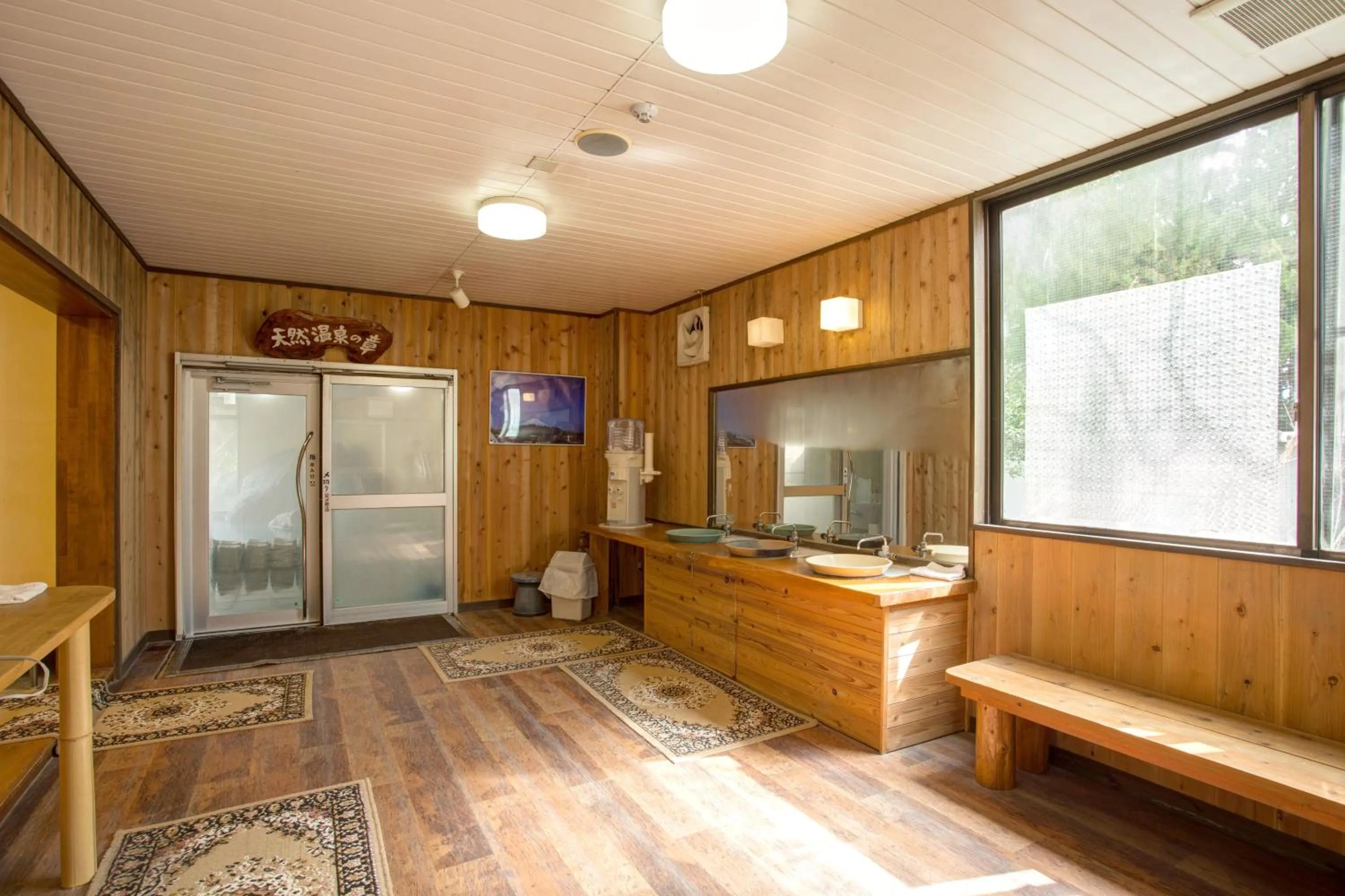 Public Bath in Hotel Heian