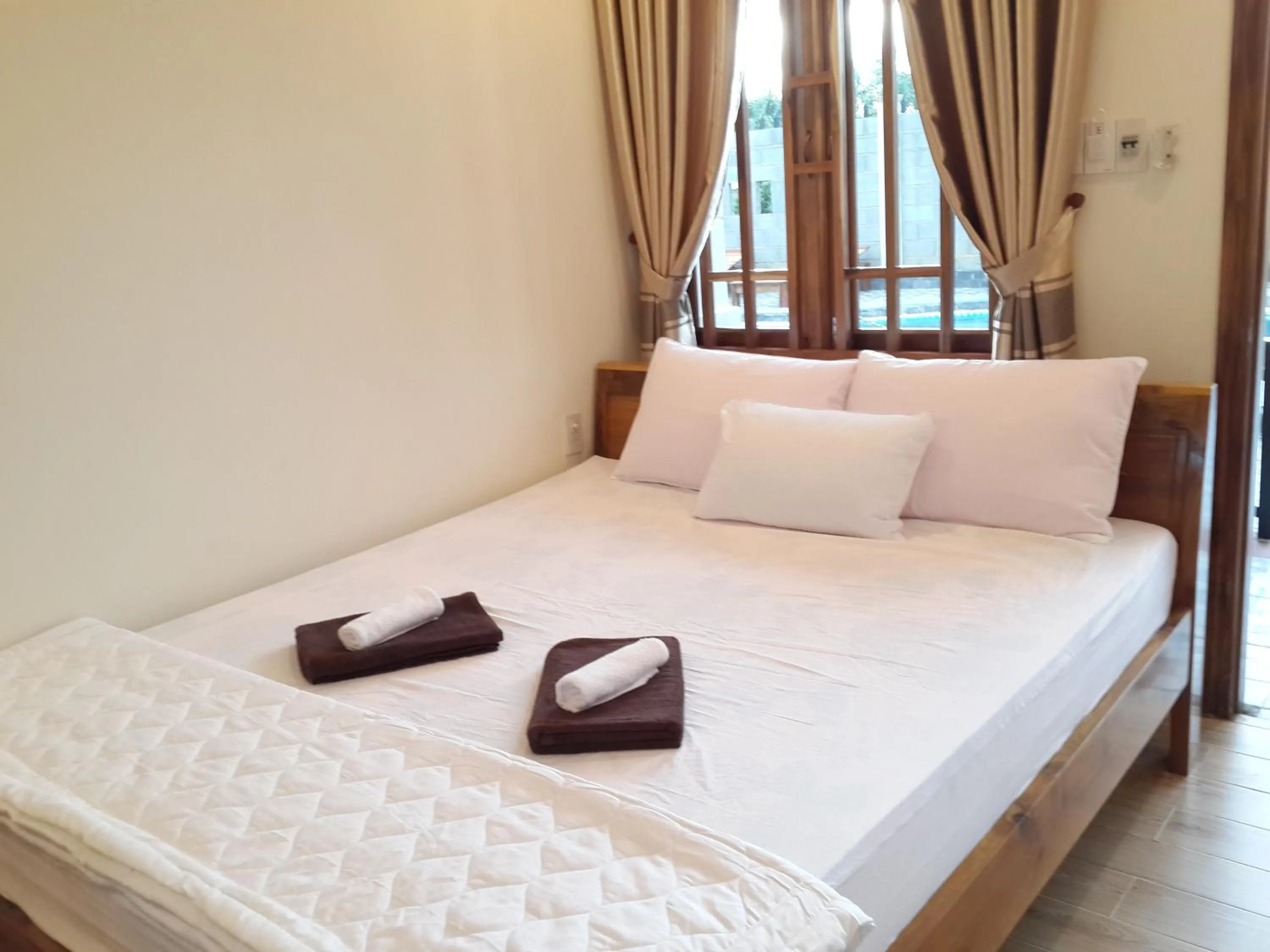 Bedroom, Bed in Nhat Huy Bungalow Phu Quoc