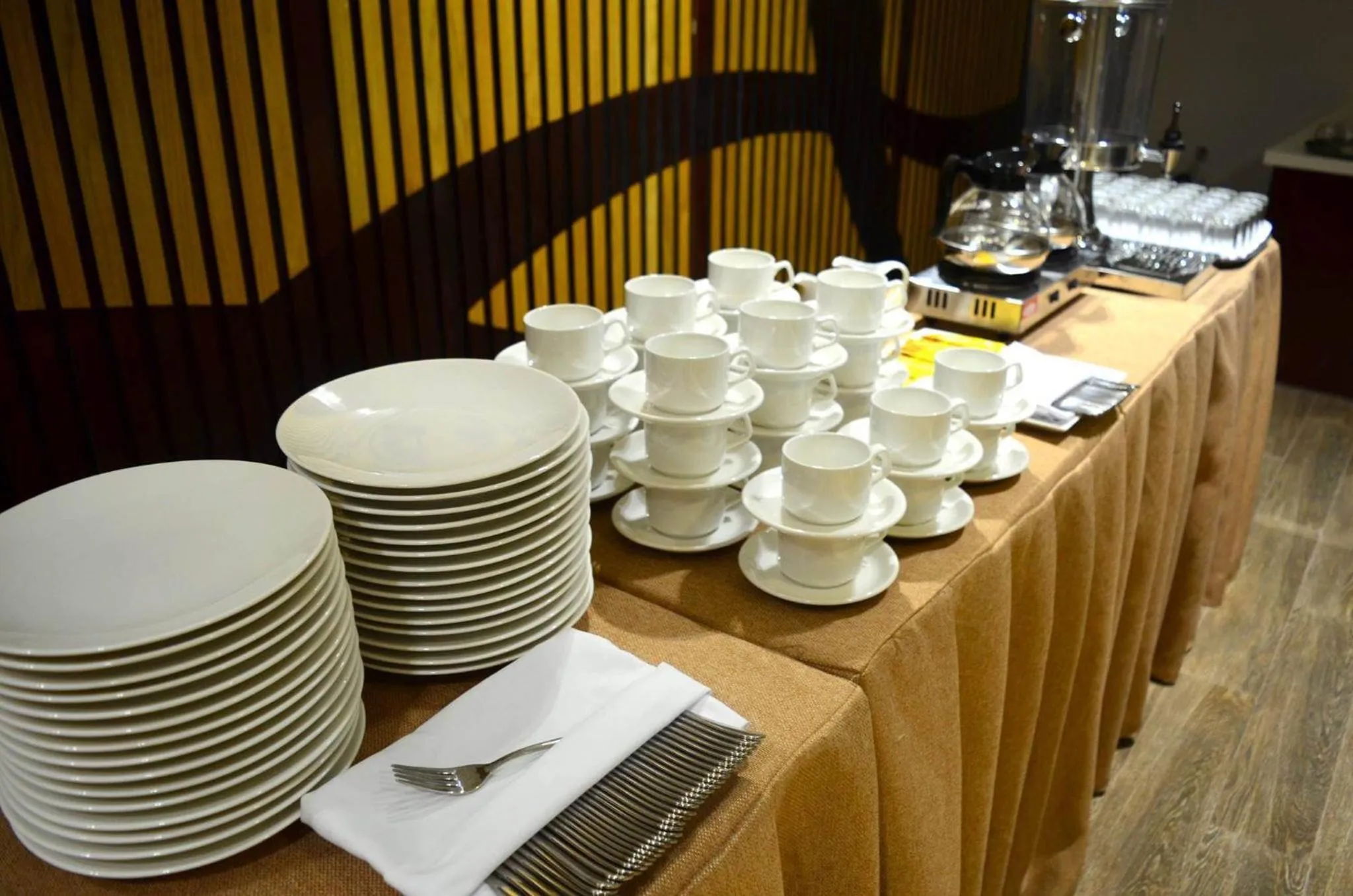 Restaurant/places to eat in King Town Grand Hotel & Wedding Center