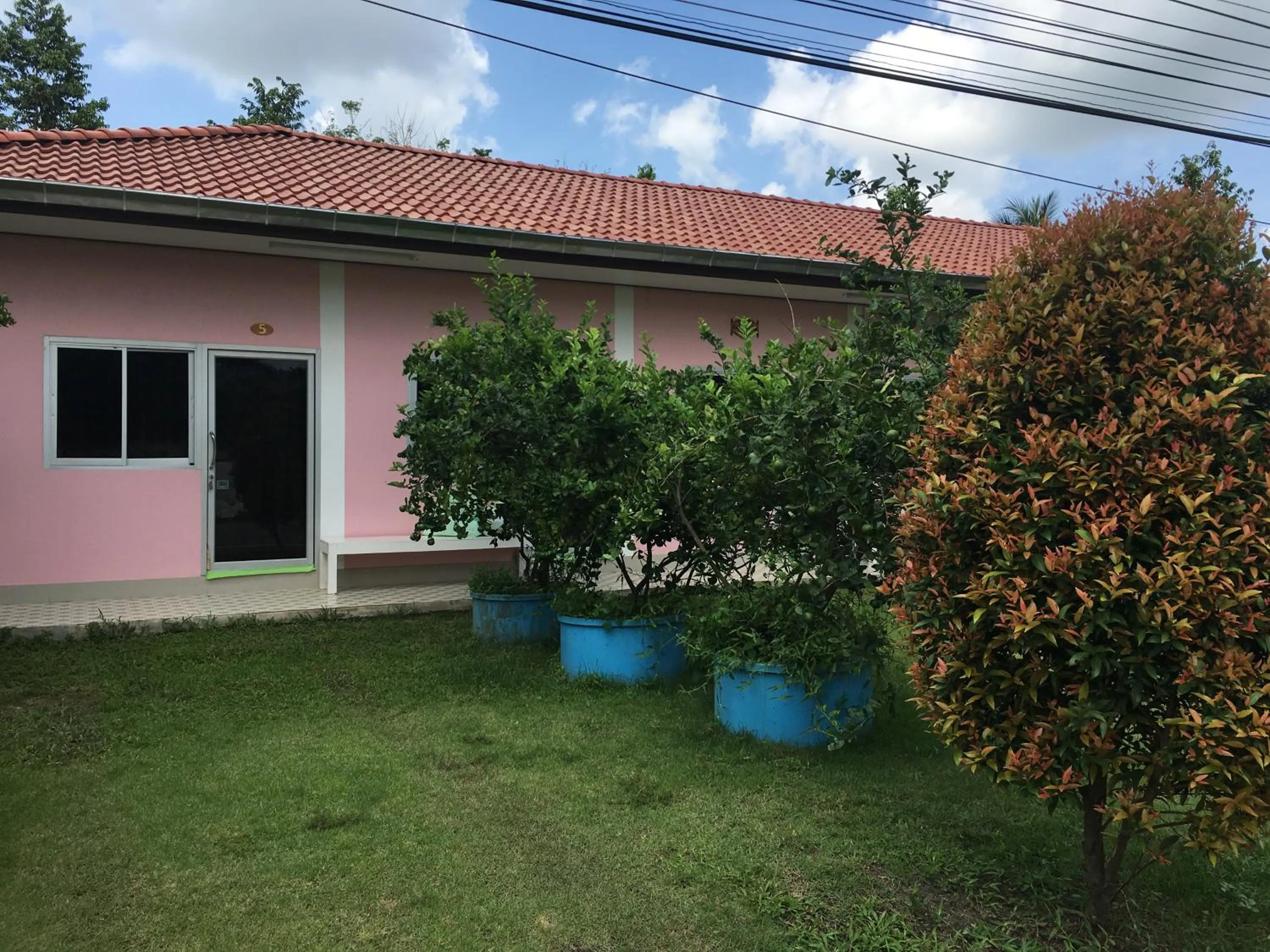 Property building in Bansuan Krukob