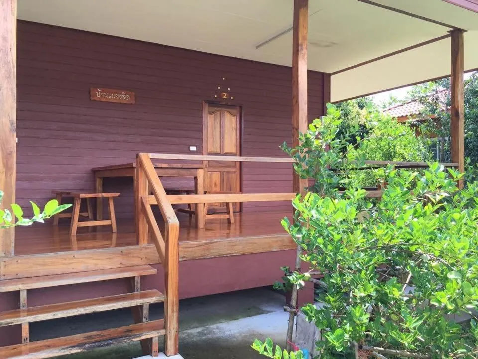 Property building in Bansuan Krukob