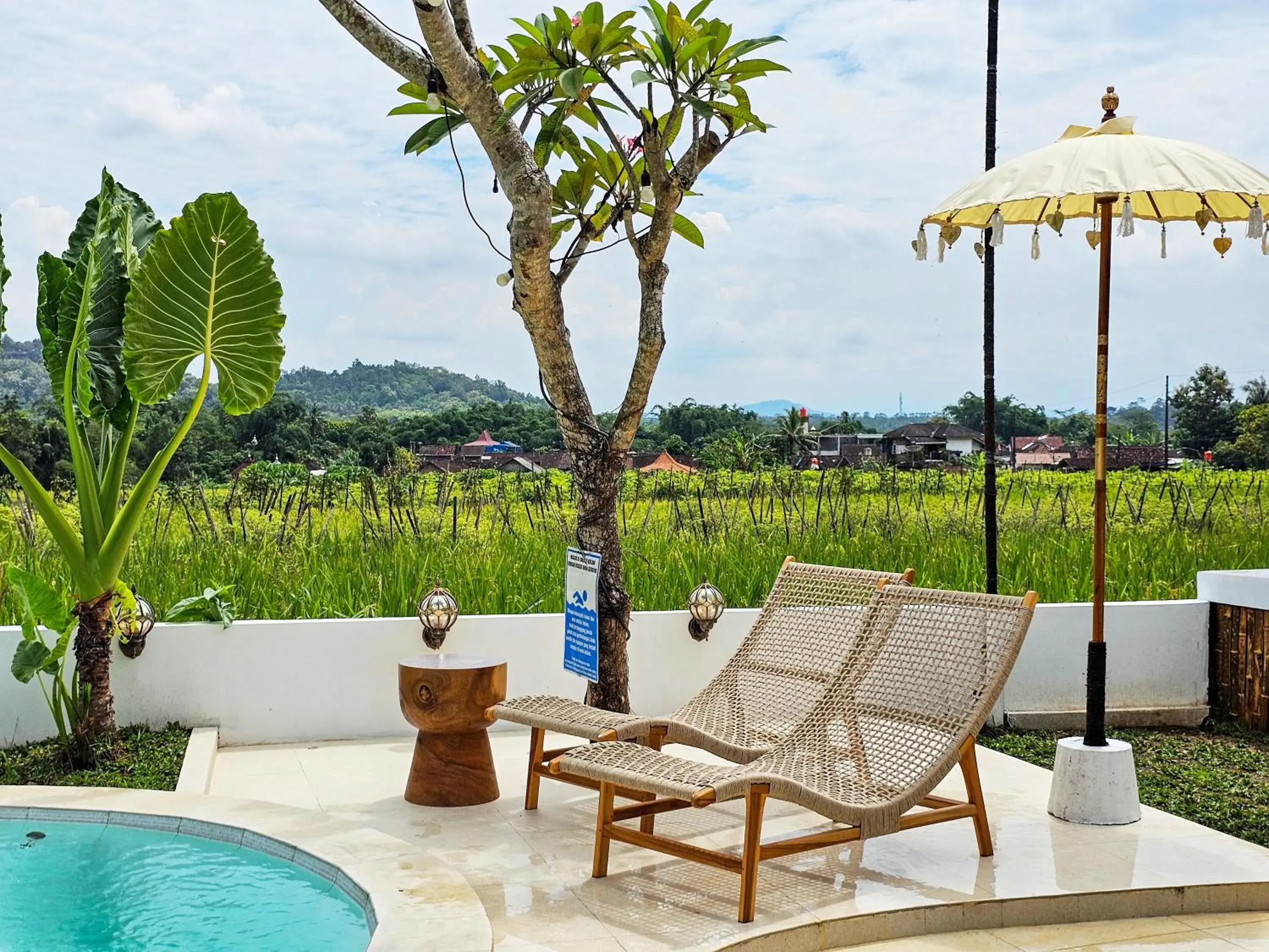 Pool view in Janur Bungalow Pool view in Janur Bungalow